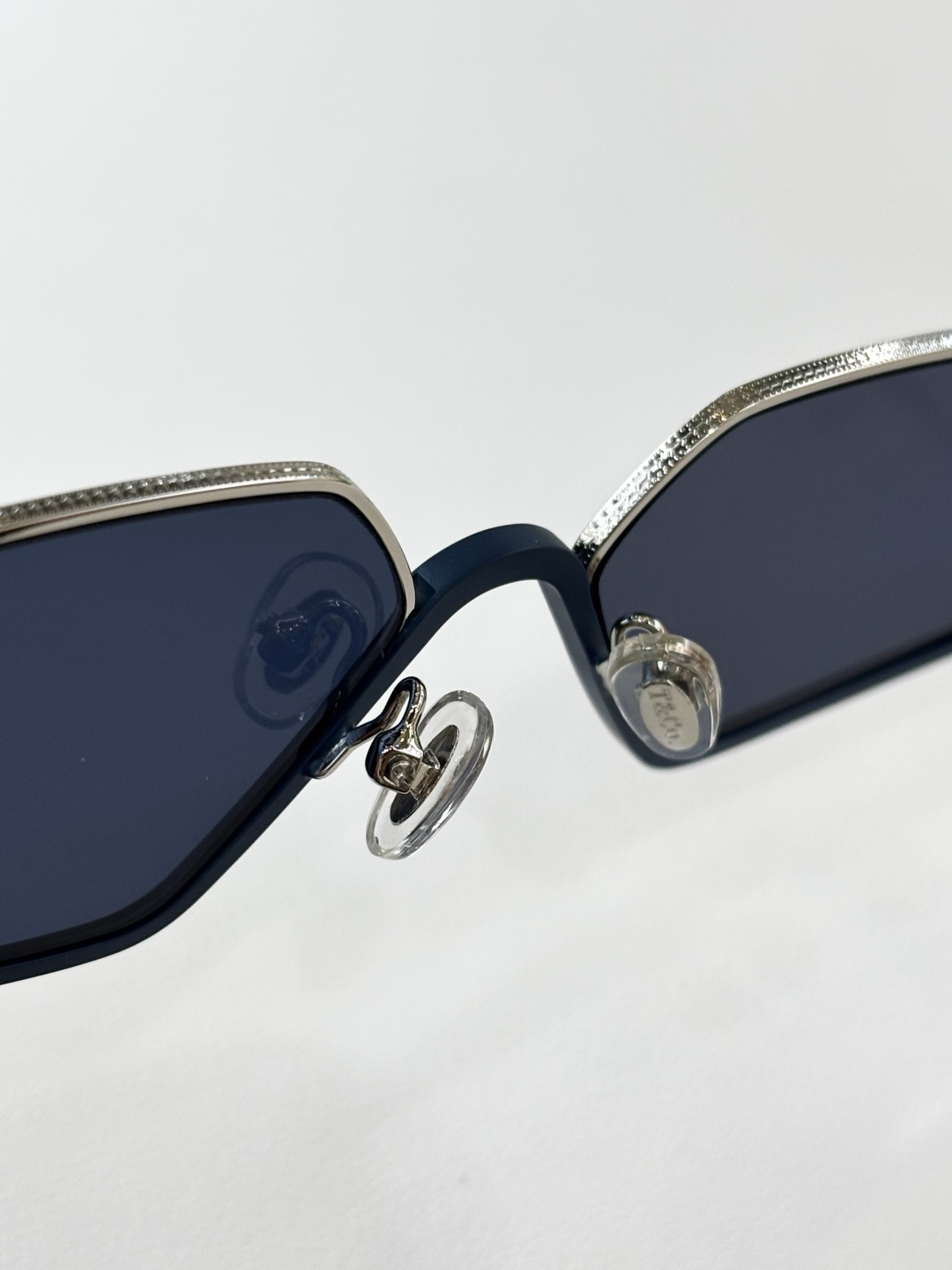 TIFFANY&Co.MODEL：TF3113KBSIZE：61口13-142