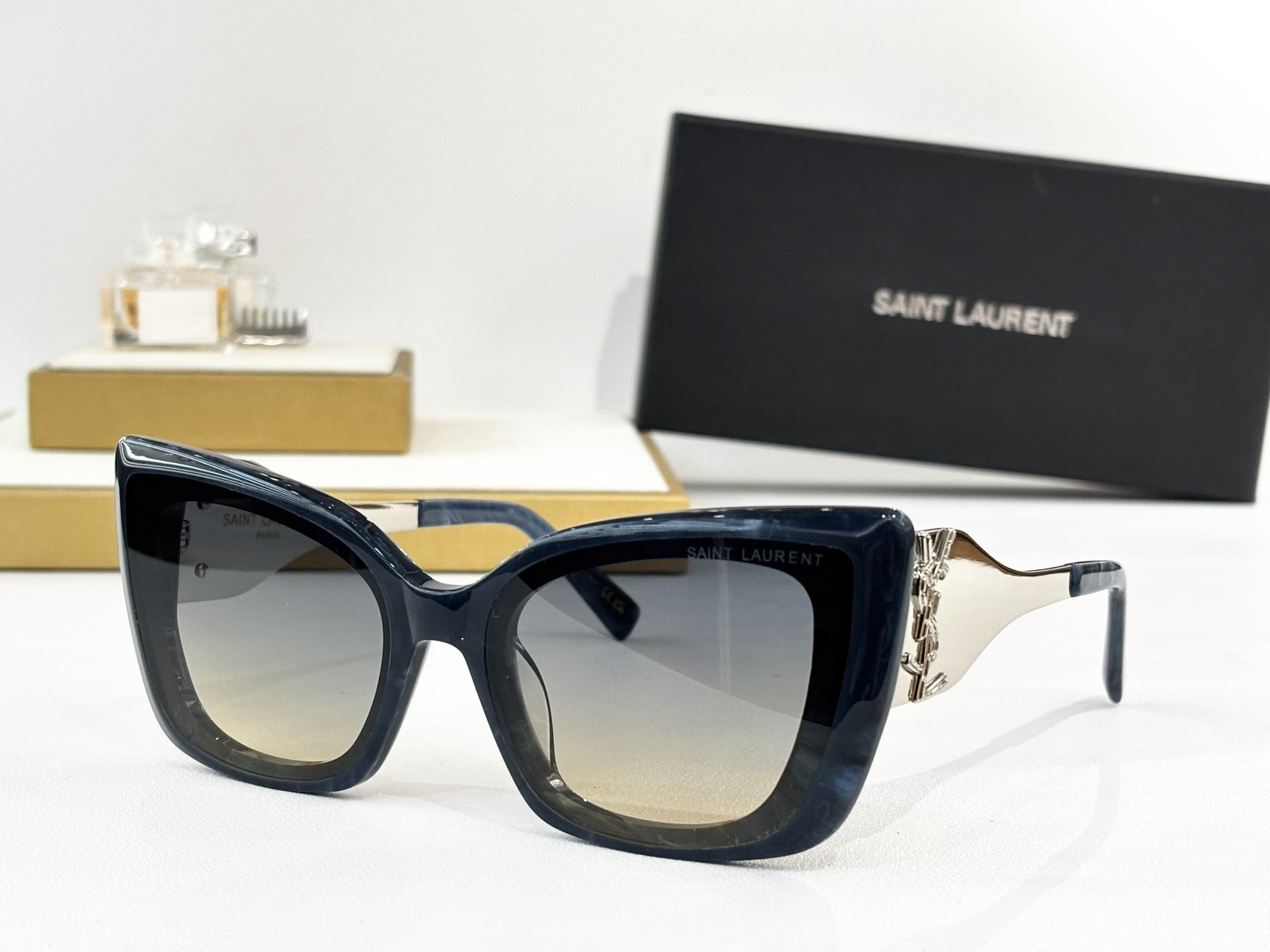 。 SAINT LAUREN*MODEL：SL M1725LSIZE：51口23-145