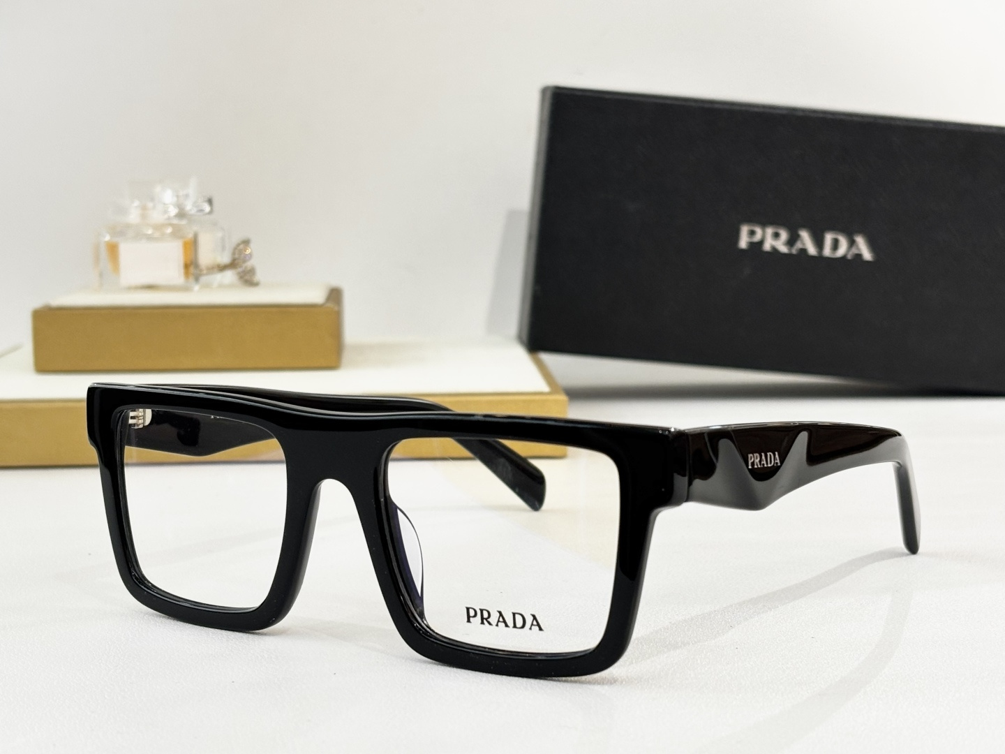 PRADAMOD：PR C01VSize：52口20 145