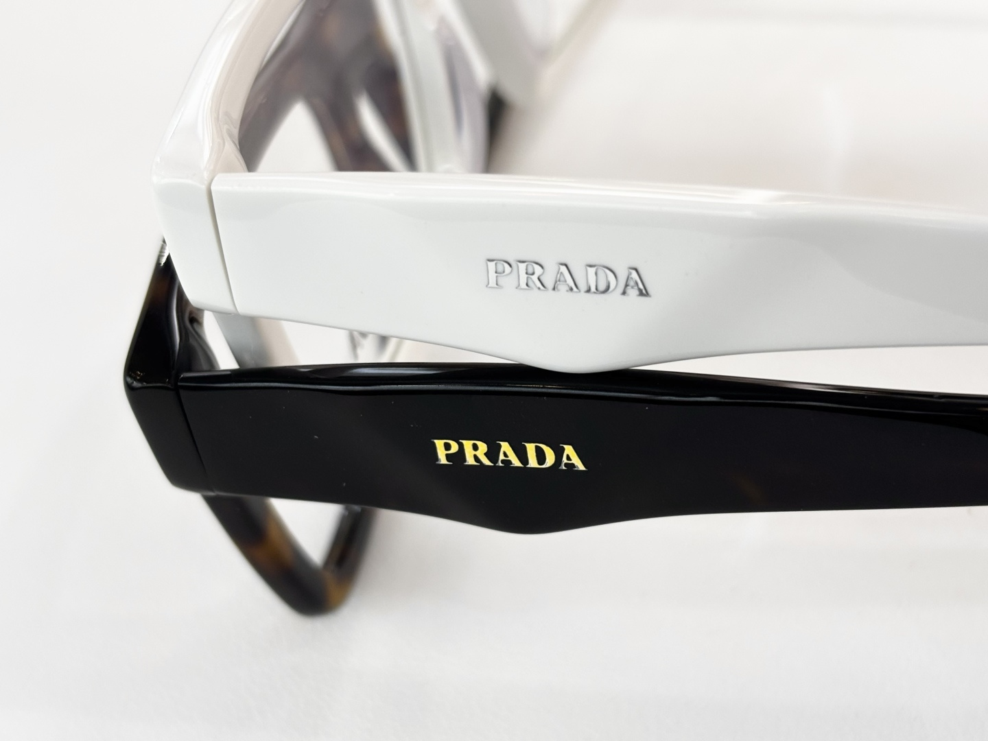 PRADAMOD：PR C01VSize：52口20 145