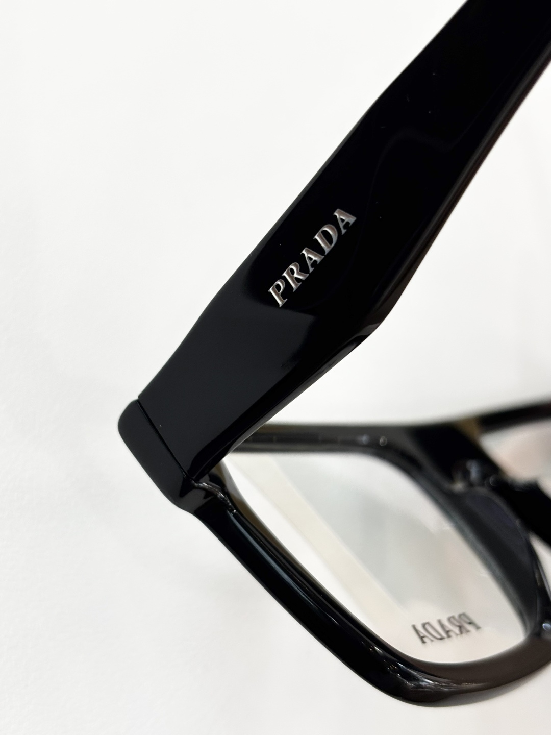 PRADAMOD：PR C01VSize：52口20 145