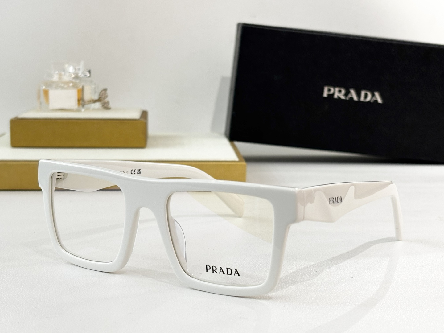 PRADAMOD：PR C01VSize：52口20 145