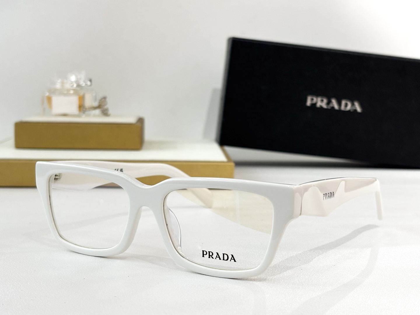 PRADAMOD：PR C02VSize：54口18 145