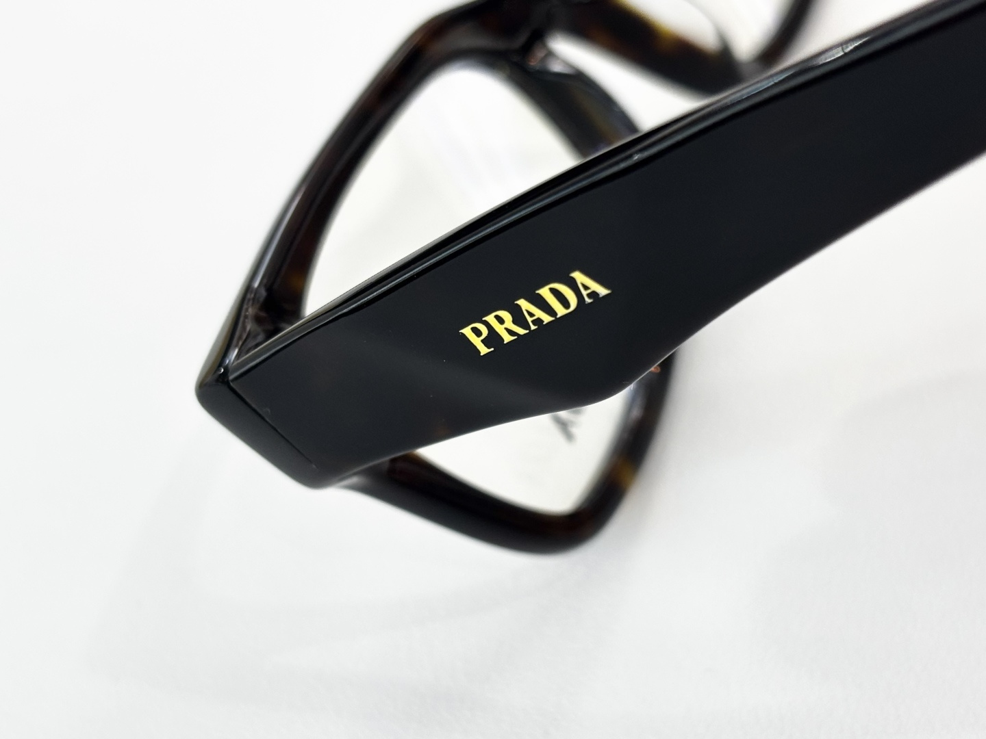 PRADAMOD：PR C02VSize：54口18 145