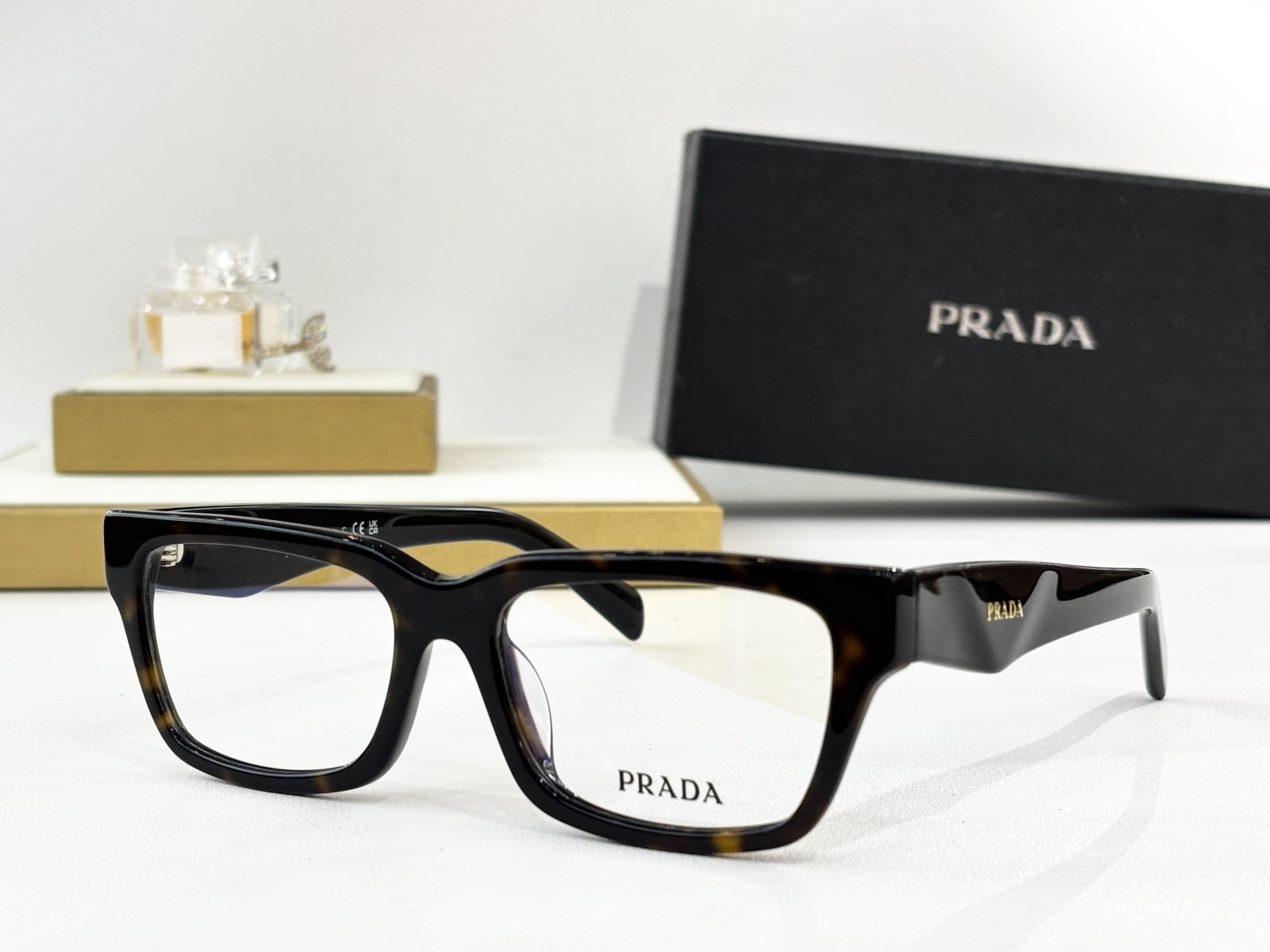 PRADAMOD：PR C02VSize：54口18 145