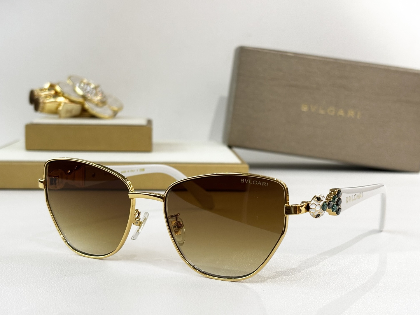 BVLGAR*MODEL：BV1809LU SIZE：56口17-145