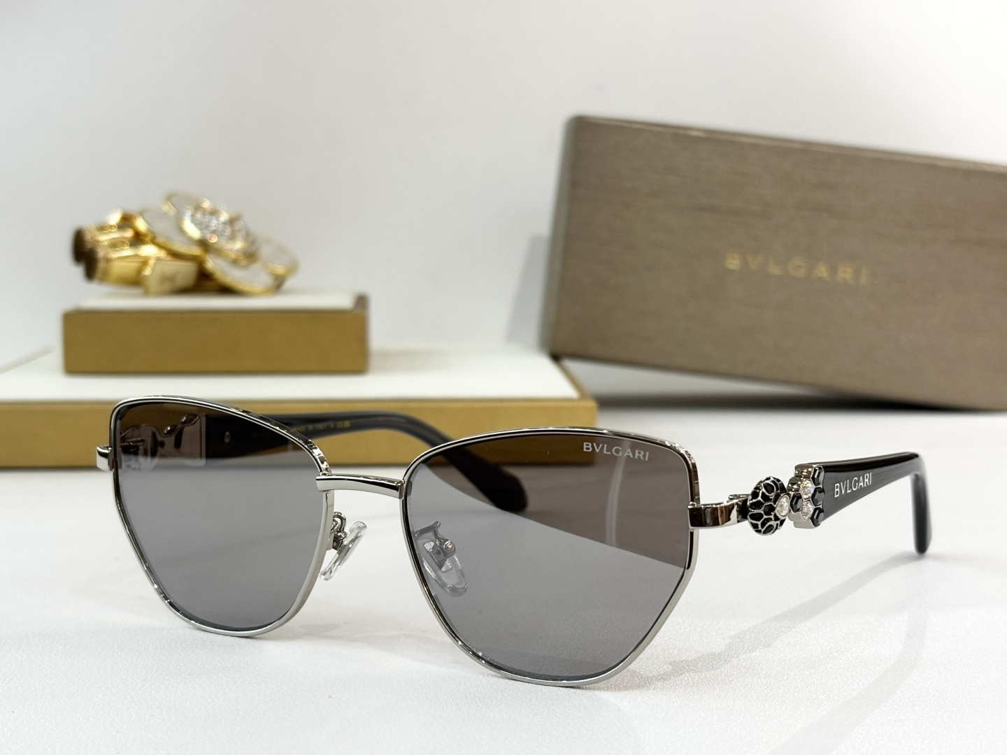 BVLGAR*MODEL：BV1809LU SIZE：56口17-145