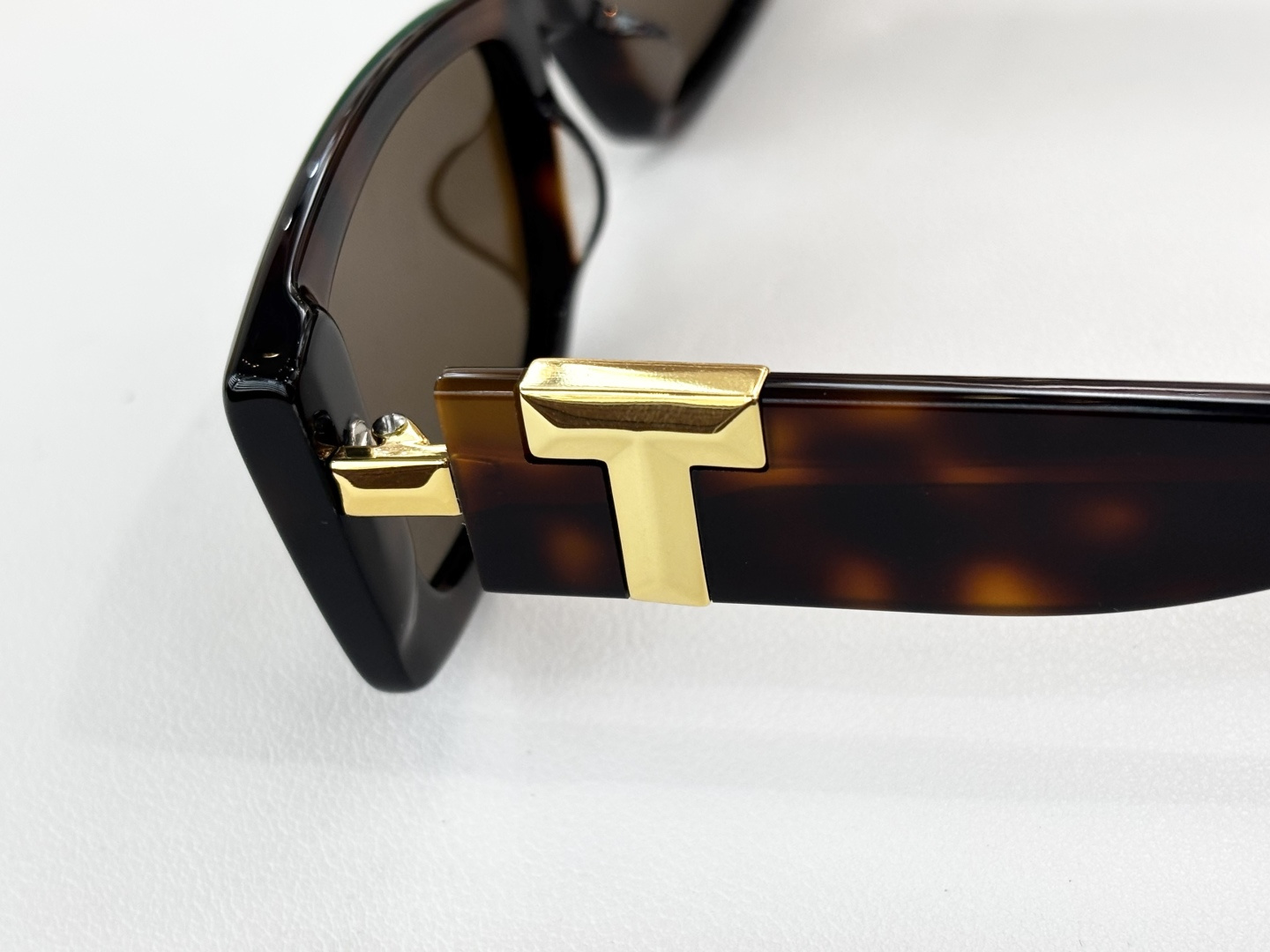 TIFFANY&Co.MODEL：TF4240U SIZE：57口18-143