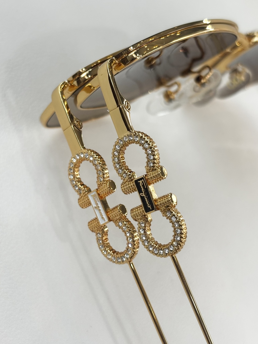 FerragamoMODEL：SF1681LSIZE：58口16-145