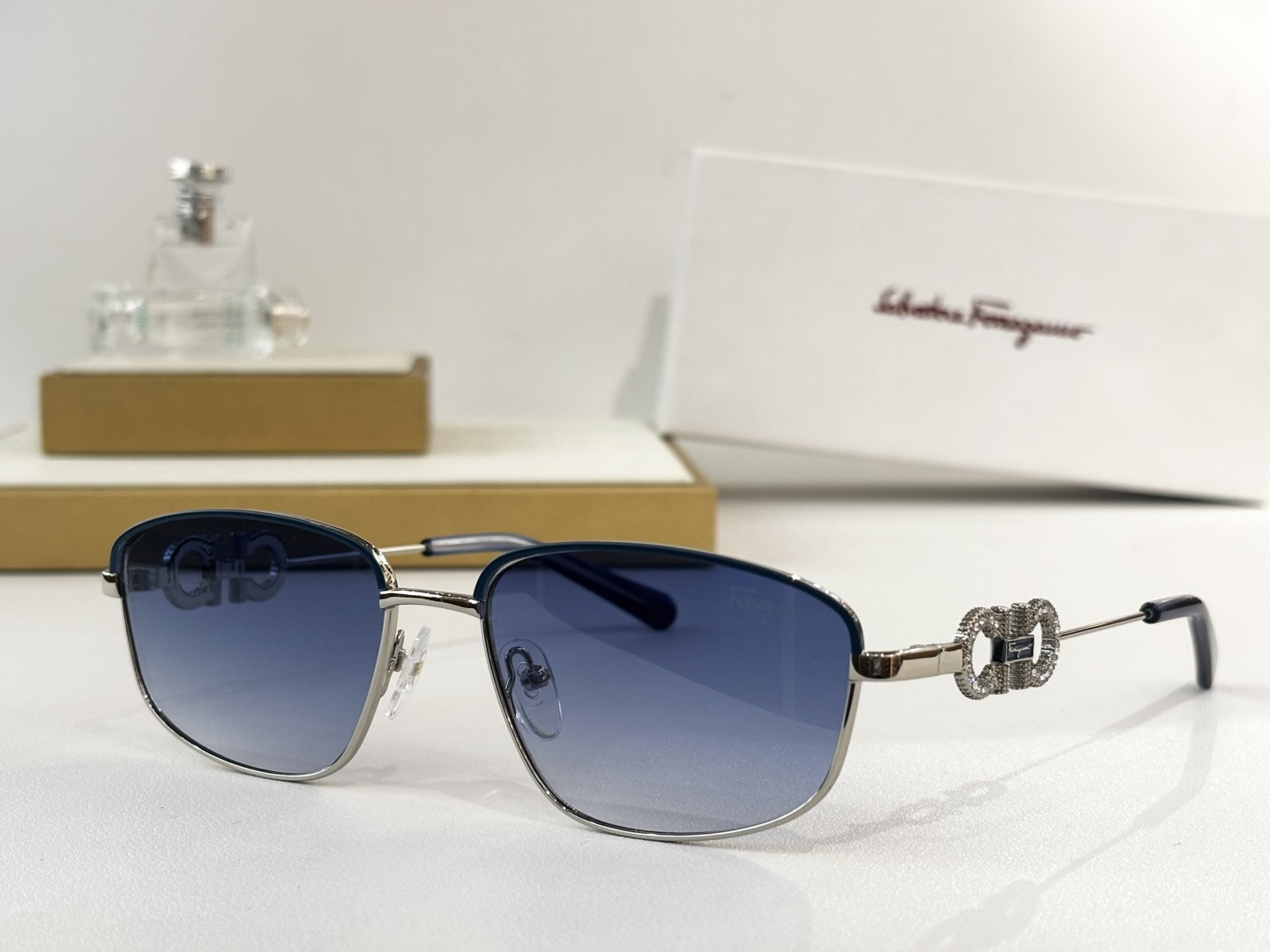 FerragamoMODEL：SF1681LSIZE：58口16-145