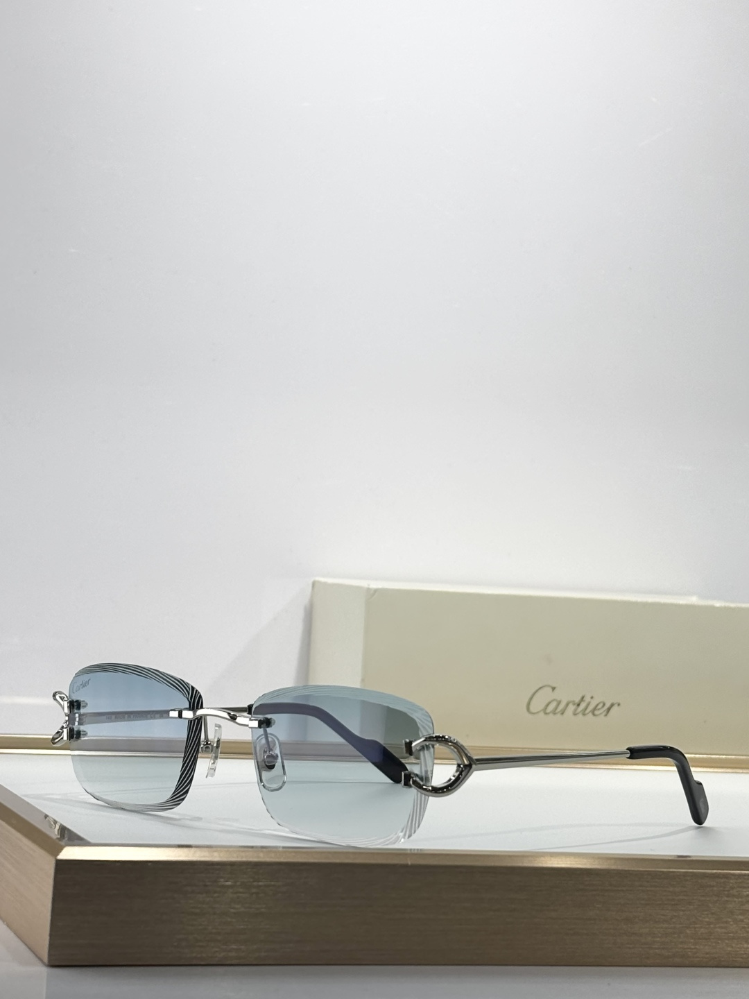 CartierMOD：CT0869SSize：57口18 。变色：