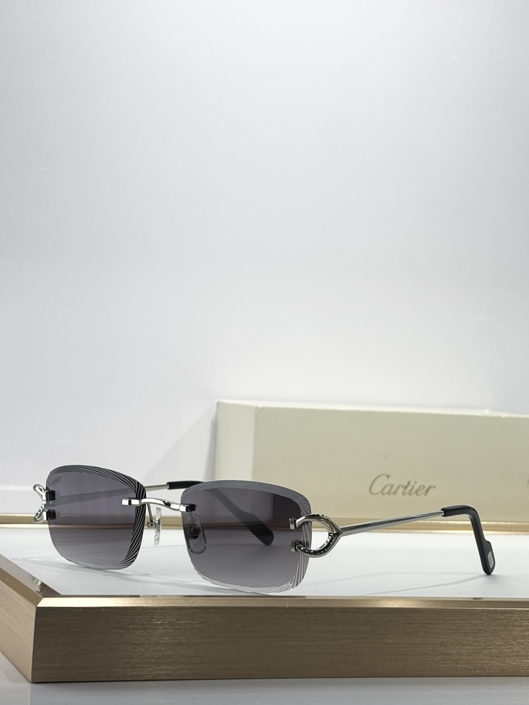 CartierMOD：CT0869SSize：57口18 。变色：