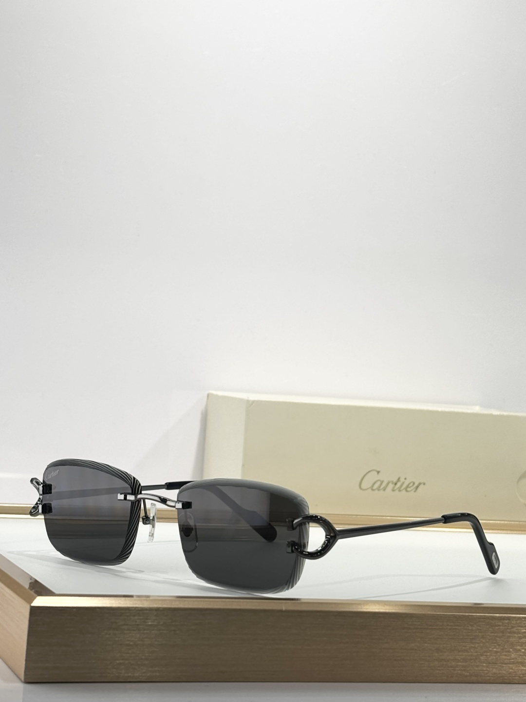 CartierMOD：CT0869SSize：57口18 。变色：