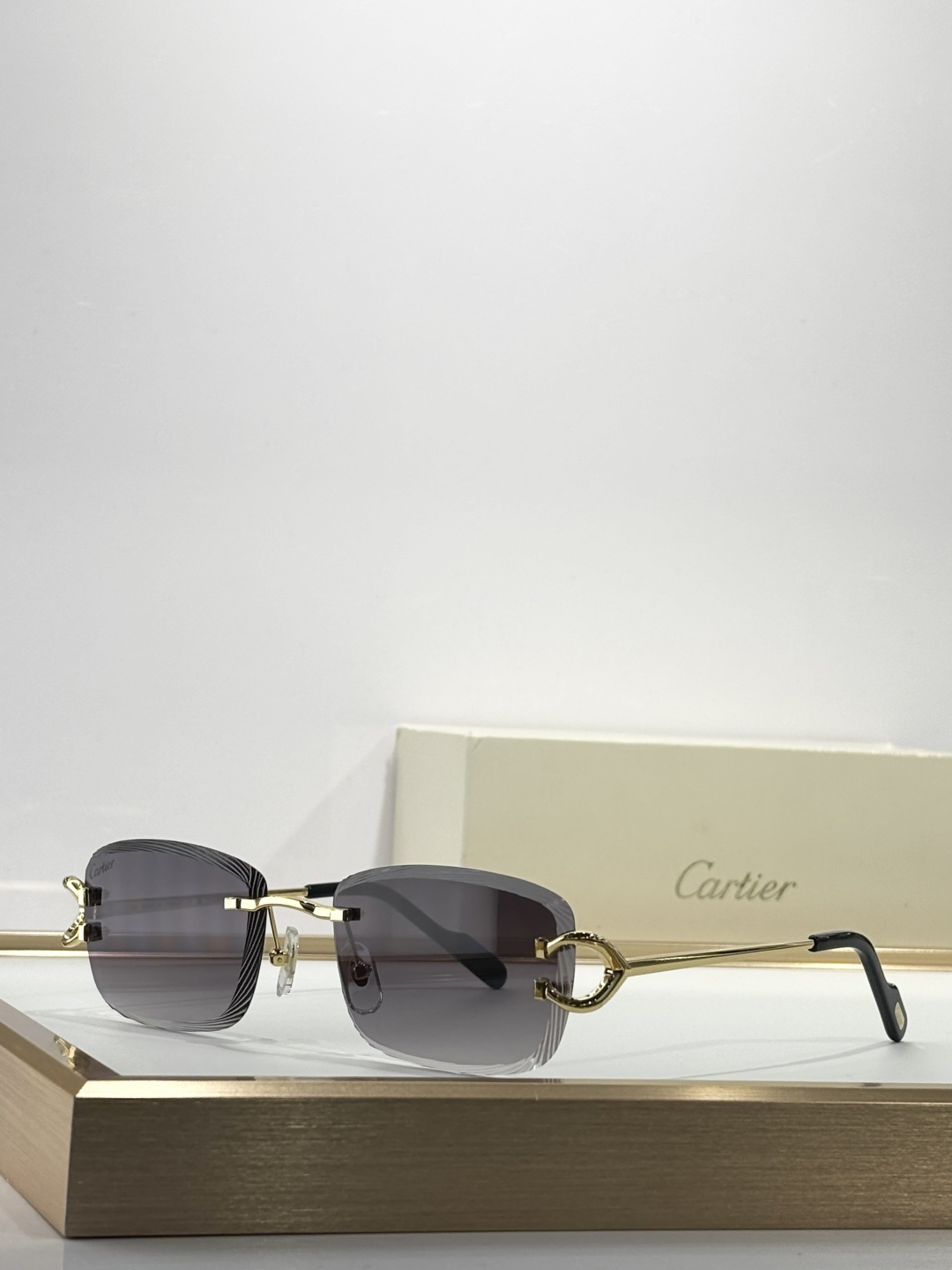 CartierMOD：CT0869SSize：57口18 。变色：