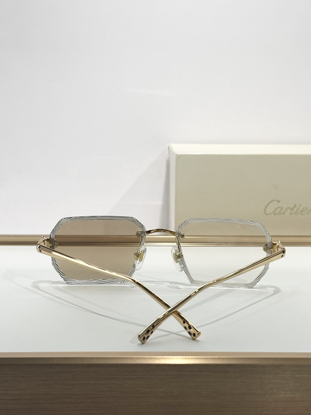 CartierMOD：CT0869SSize：57口18 变色：