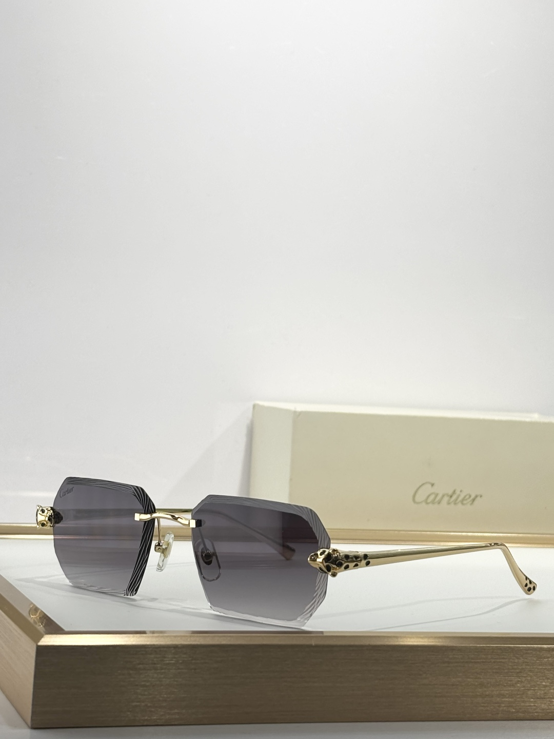 CartierMOD：CT0869SSize：57口18 变色：