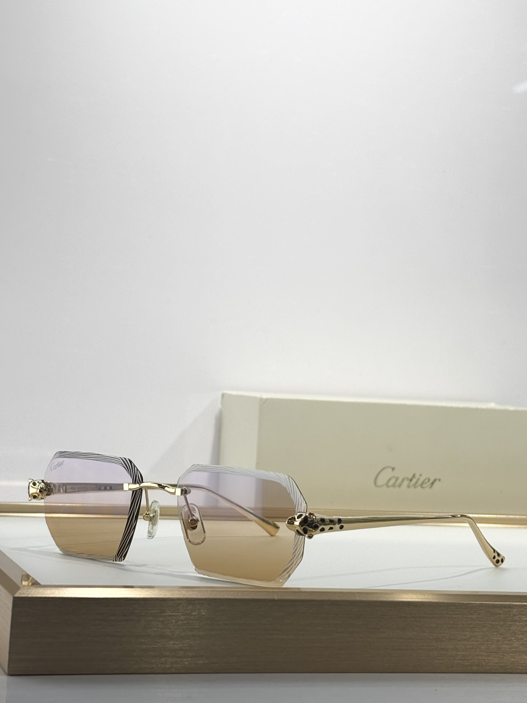 CartierMOD：CT0869SSize：57口18 变色：