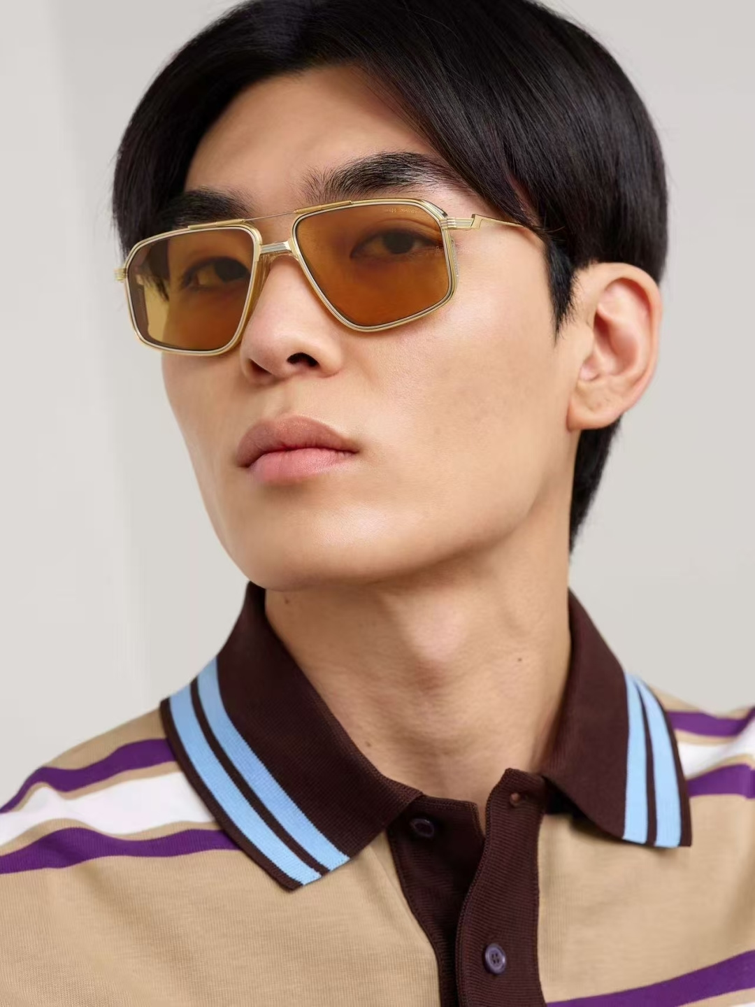 JACQUES MARIE MAGE十周年系列 官网全线售罄标志性的70年代灵感钵合金飞行员，最初于20