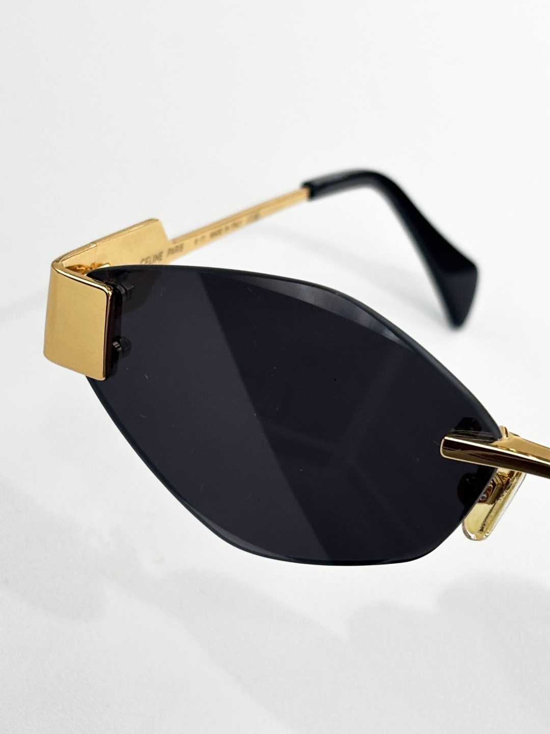 𝘾𝙀𝙇𝙄𝙉𝙀MOD：CL1575LUSize：57口17 145