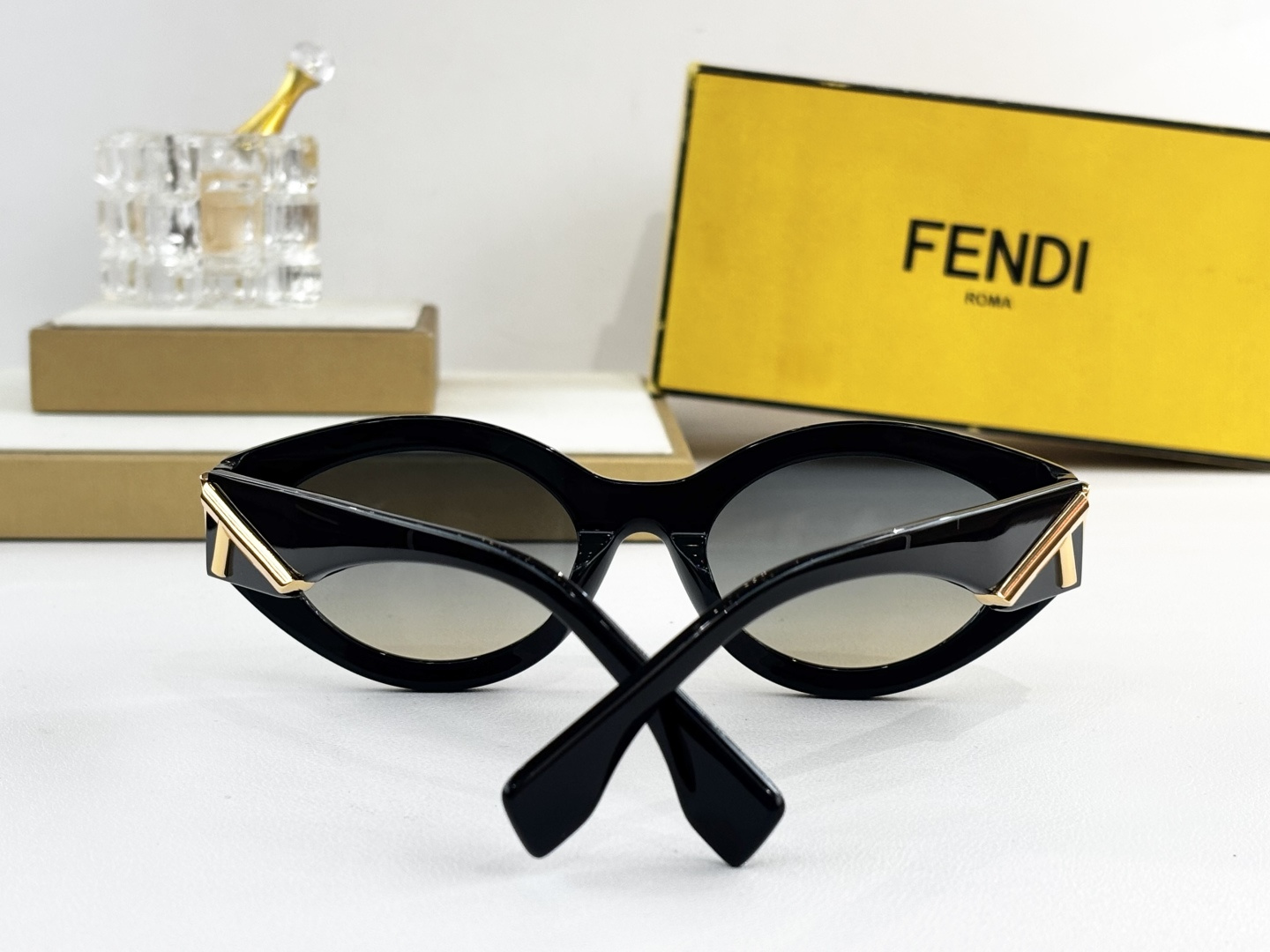 FENDIMOD：F0L127Size：63口15 140