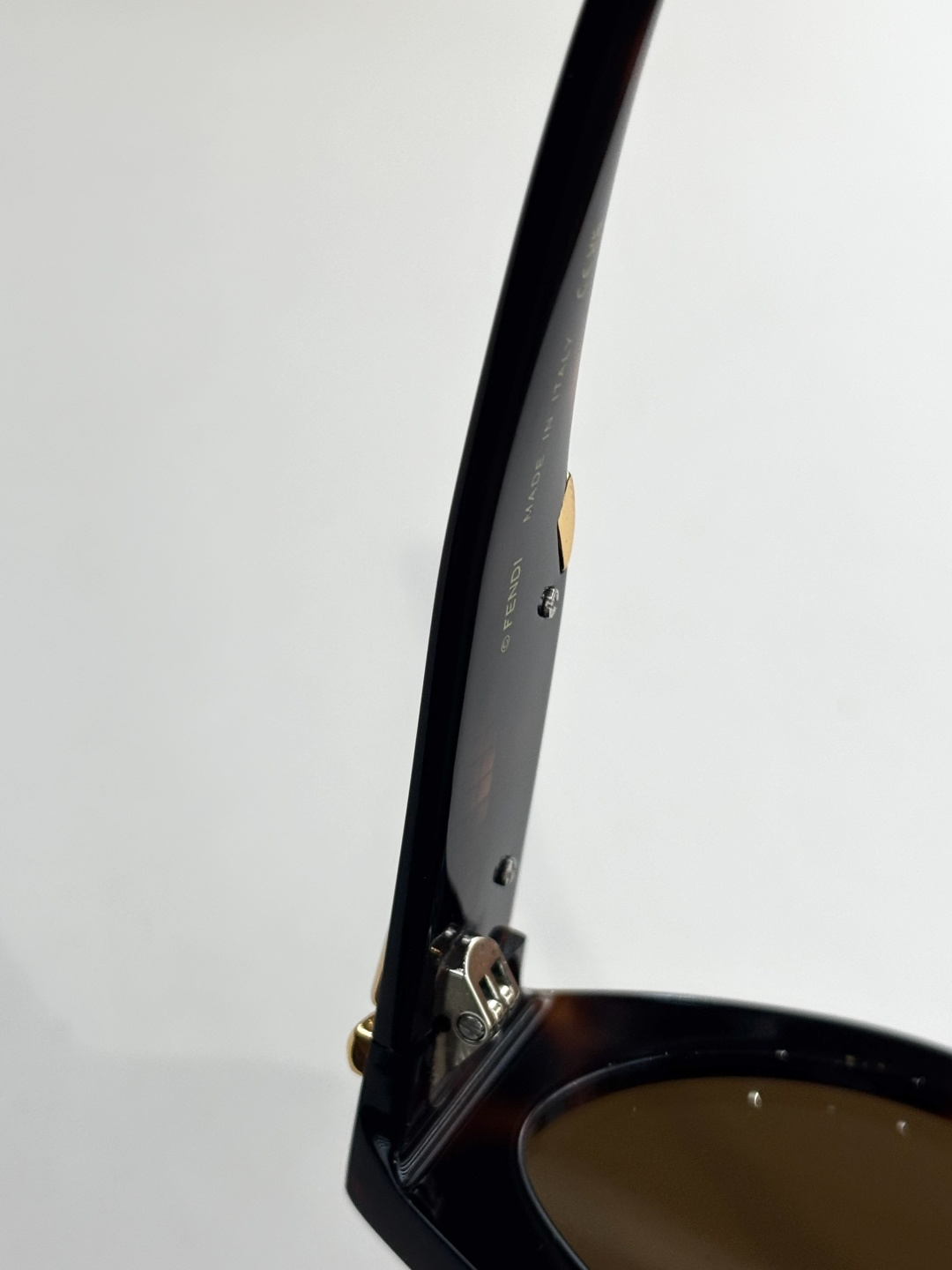 FENDIMOD：F0L127Size：63口15 140