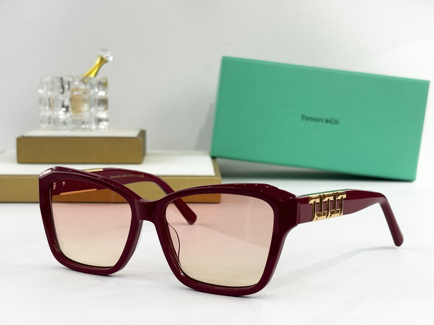 TIFFANY&Co.MODEL：TF5017SIZE：57口16-143