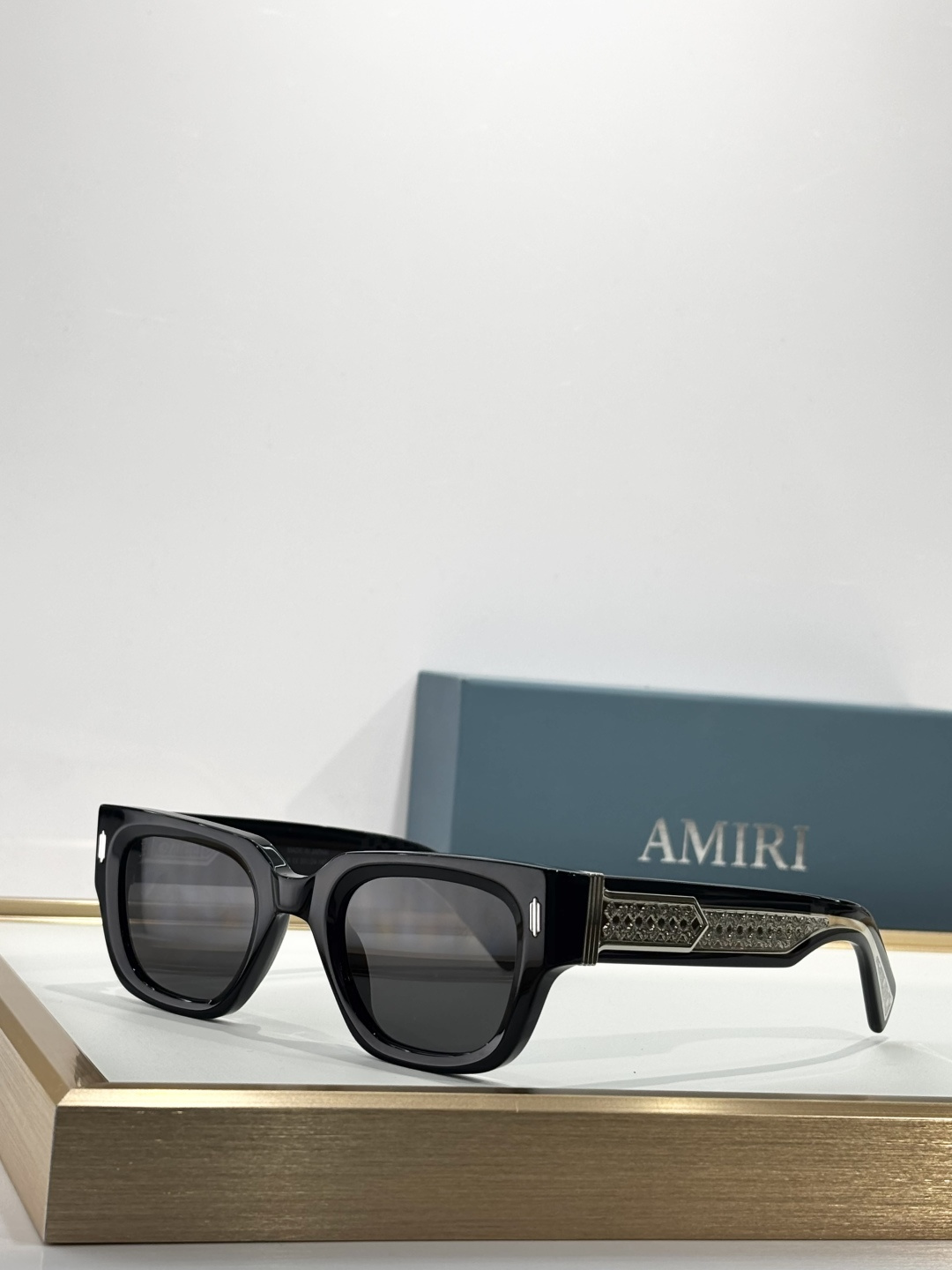 AMIRIOriginal Mod:VENICESize:53口21-145美国时装潮牌用料考究裁剪独特