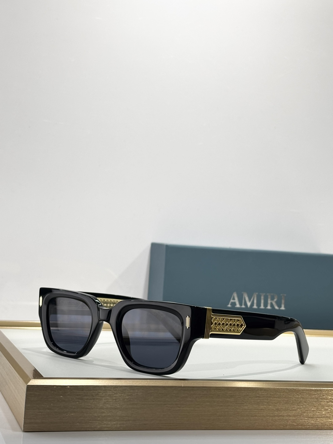 AMIRIOriginal Mod:VENICESize:53口21-145美国时装潮牌用料考究裁剪独特