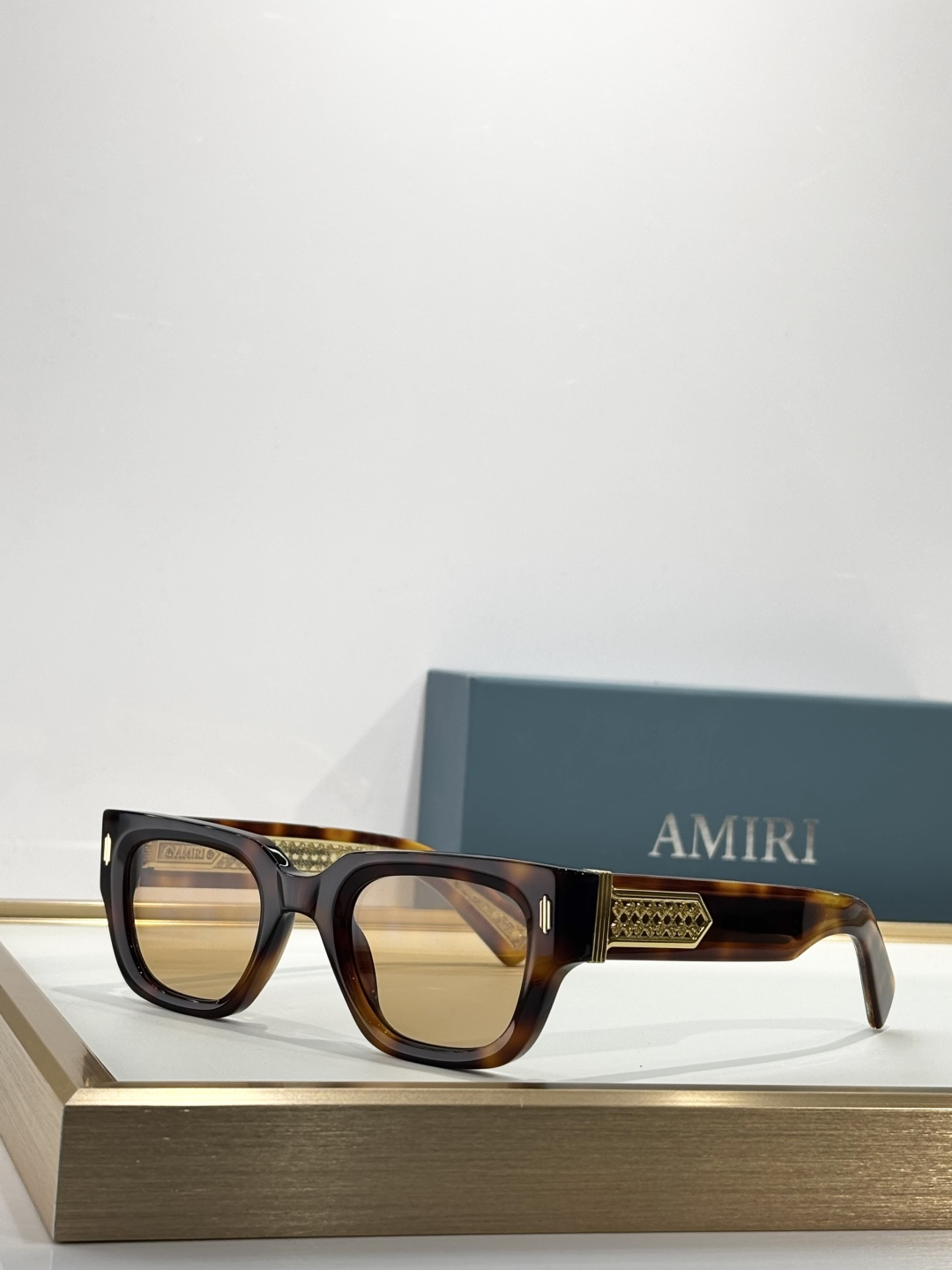 AMIRIOriginal Mod:VENICESize:53口21-145美国时装潮牌用料考究裁剪独特