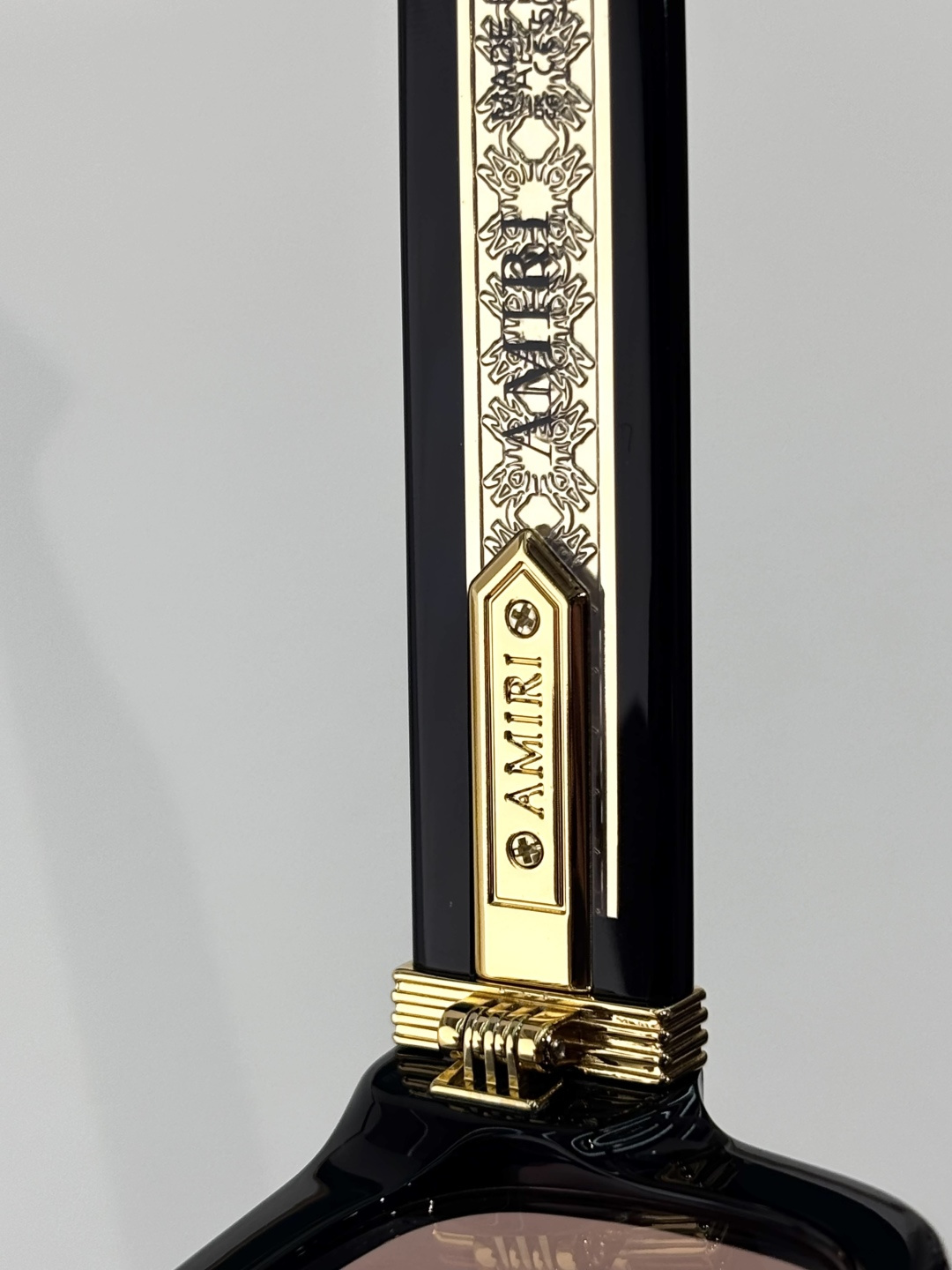 AMIRIOriginal Mod:VENICESize:53口21-145美国时装潮牌用料考究裁剪独特