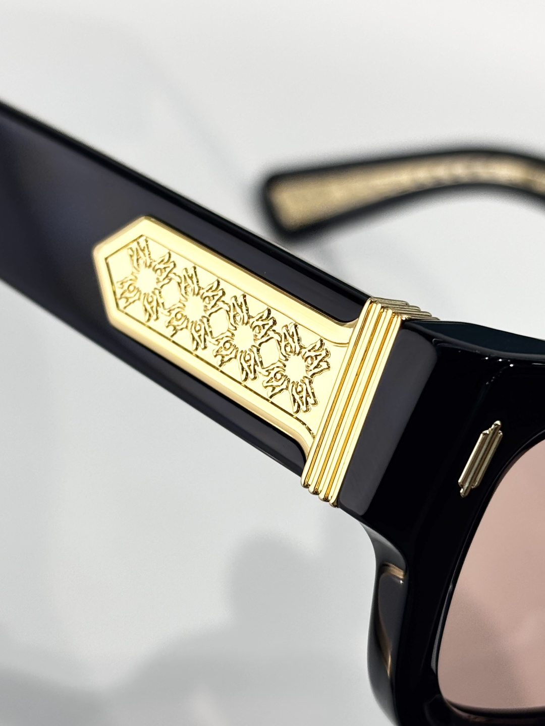 AMIRIOriginal Mod:VENICESize:53口21-145美国时装潮牌用料考究裁剪独特