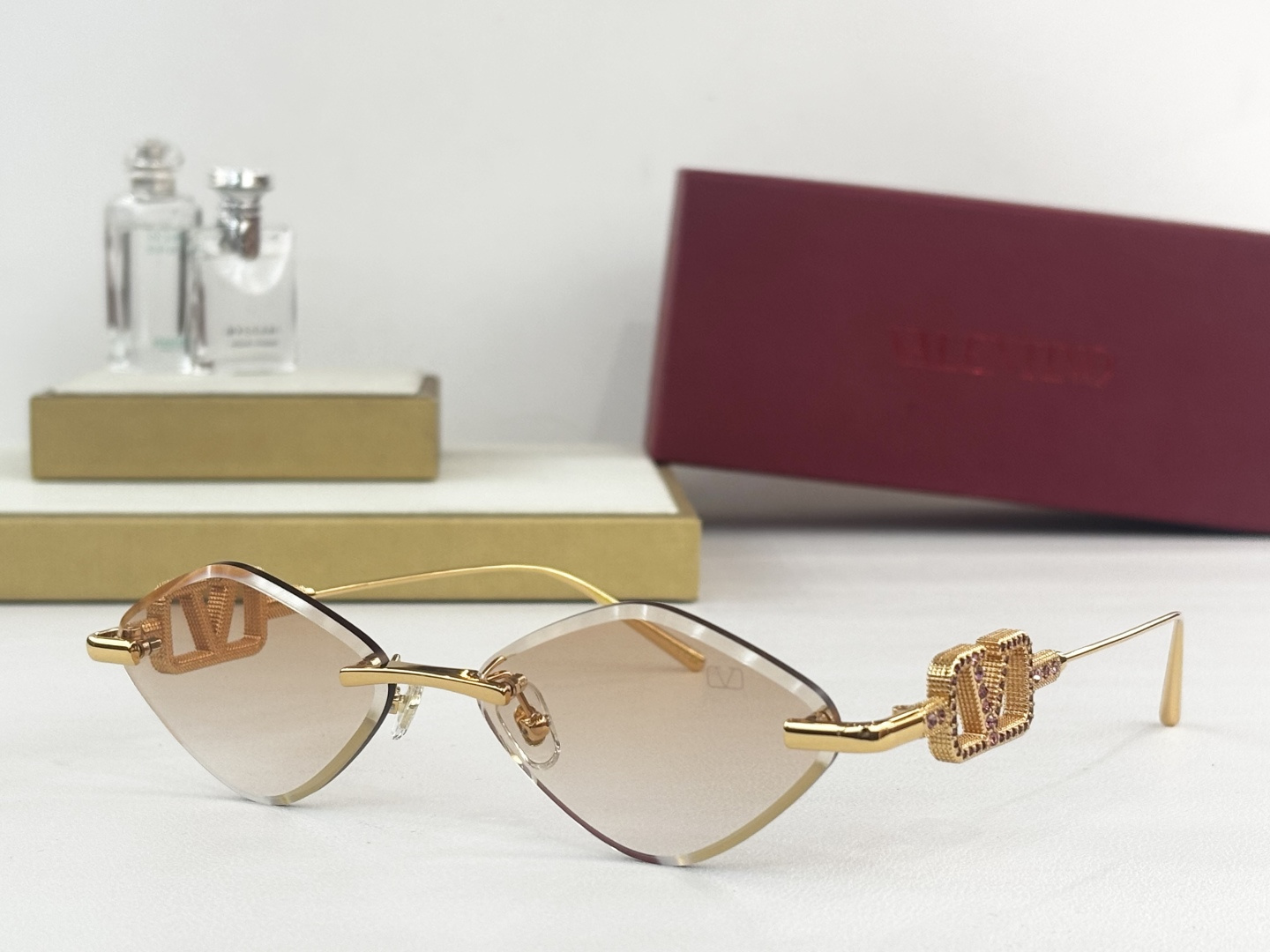 VALENTINMODEL：VLS 1741SIZE：57口16-145