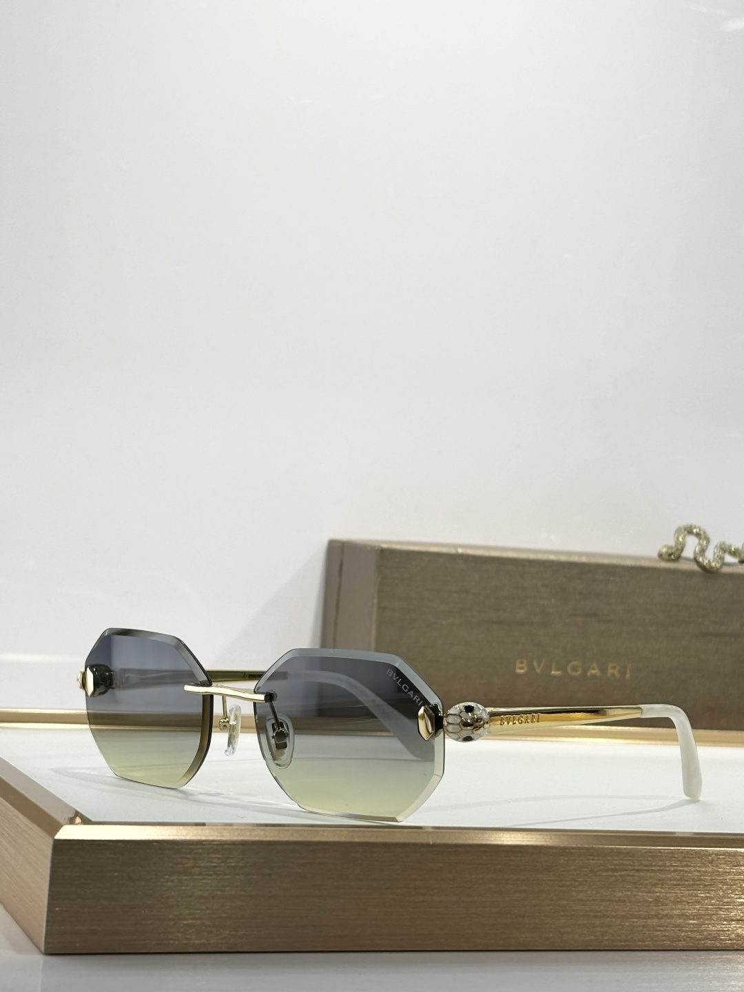 BVLGARIMOD：BV40105USize：57口16 140