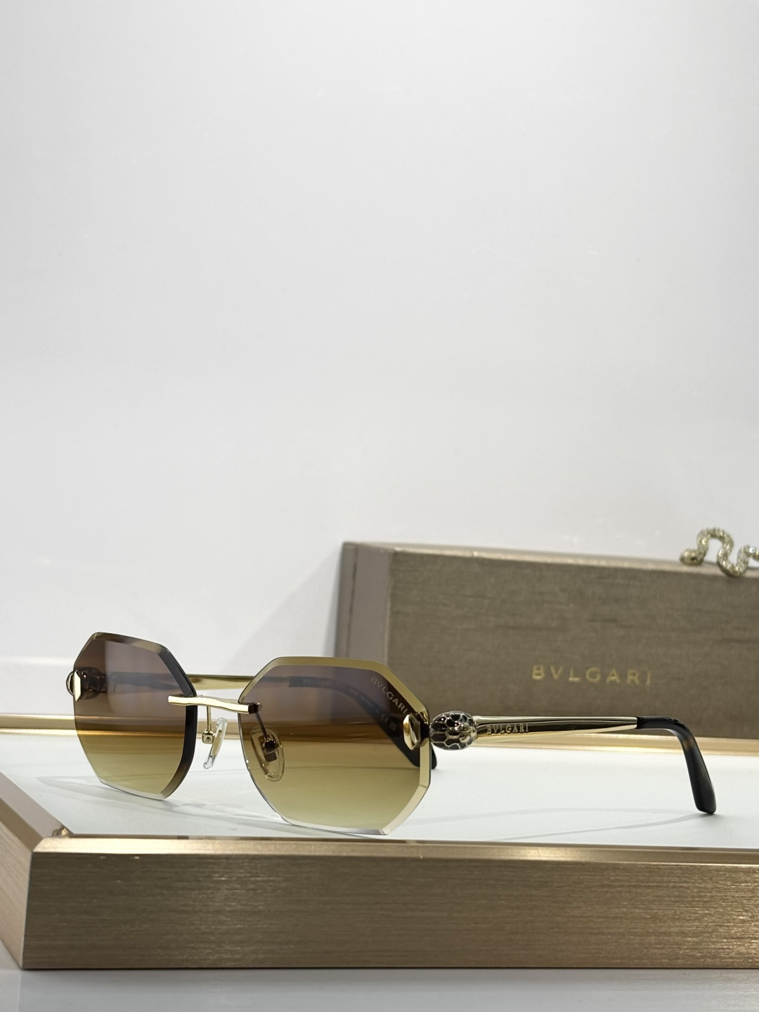 BVLGARIMOD：BV40105USize：57口16 140