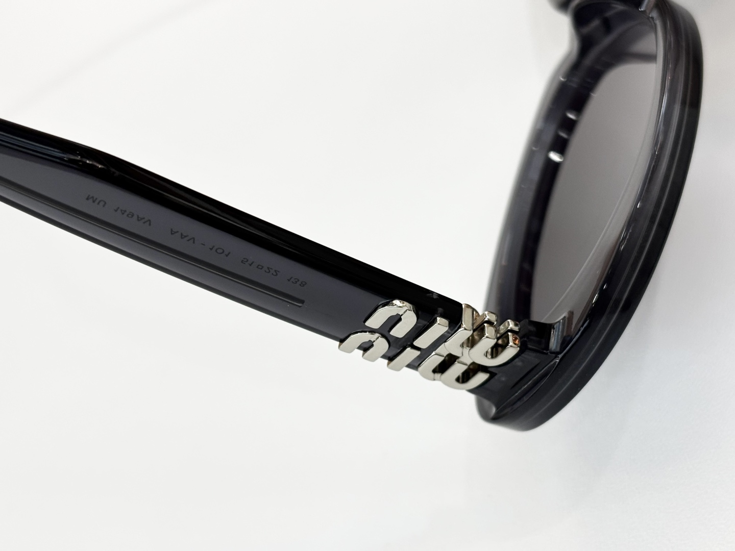 MIU MIUMOD：MU 149AVSize：51口22 138