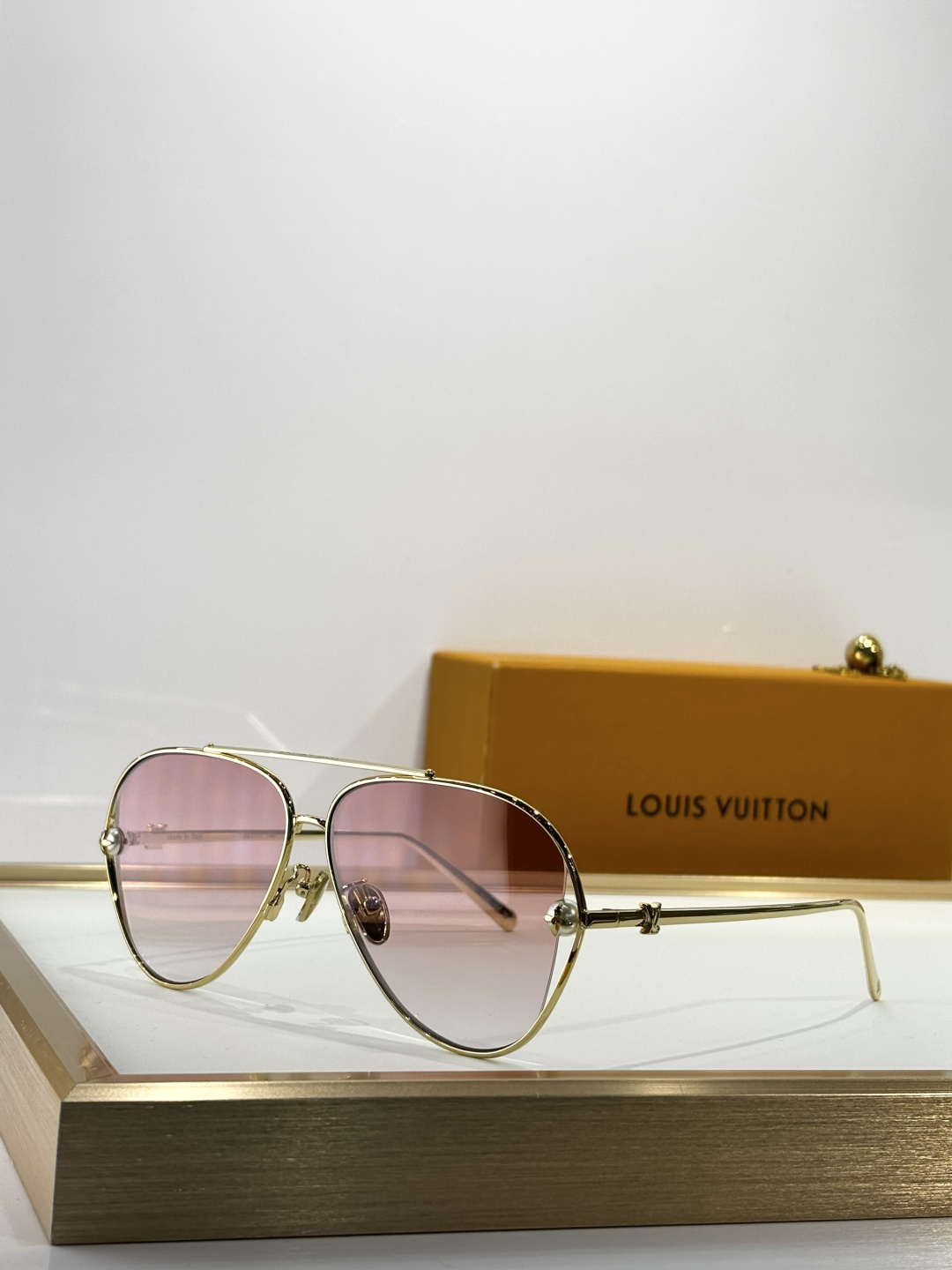 LOUIS VUITTO*MODEL：Z2995USIZE：59口11-140