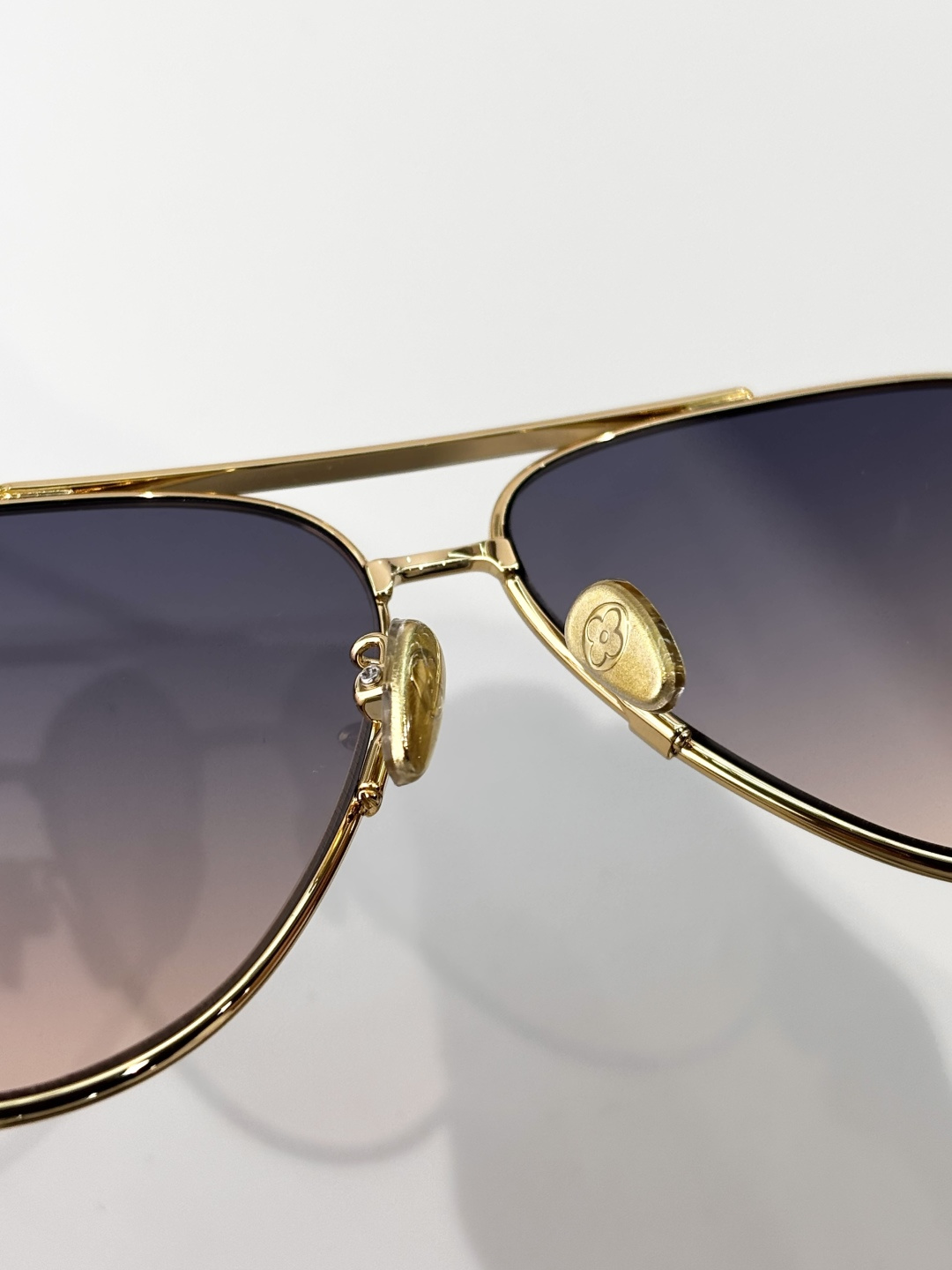 LOUIS VUITTO*MODEL：Z2995USIZE：59口11-140