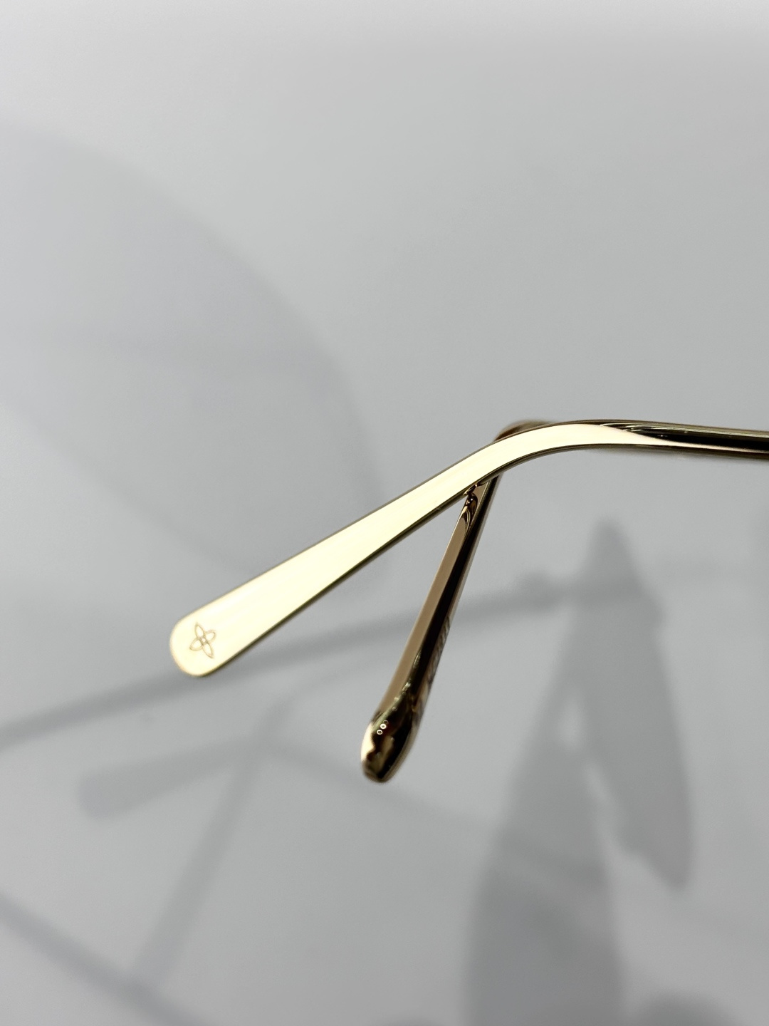 LOUIS VUITTO*MODEL：Z2995USIZE：59口11-140