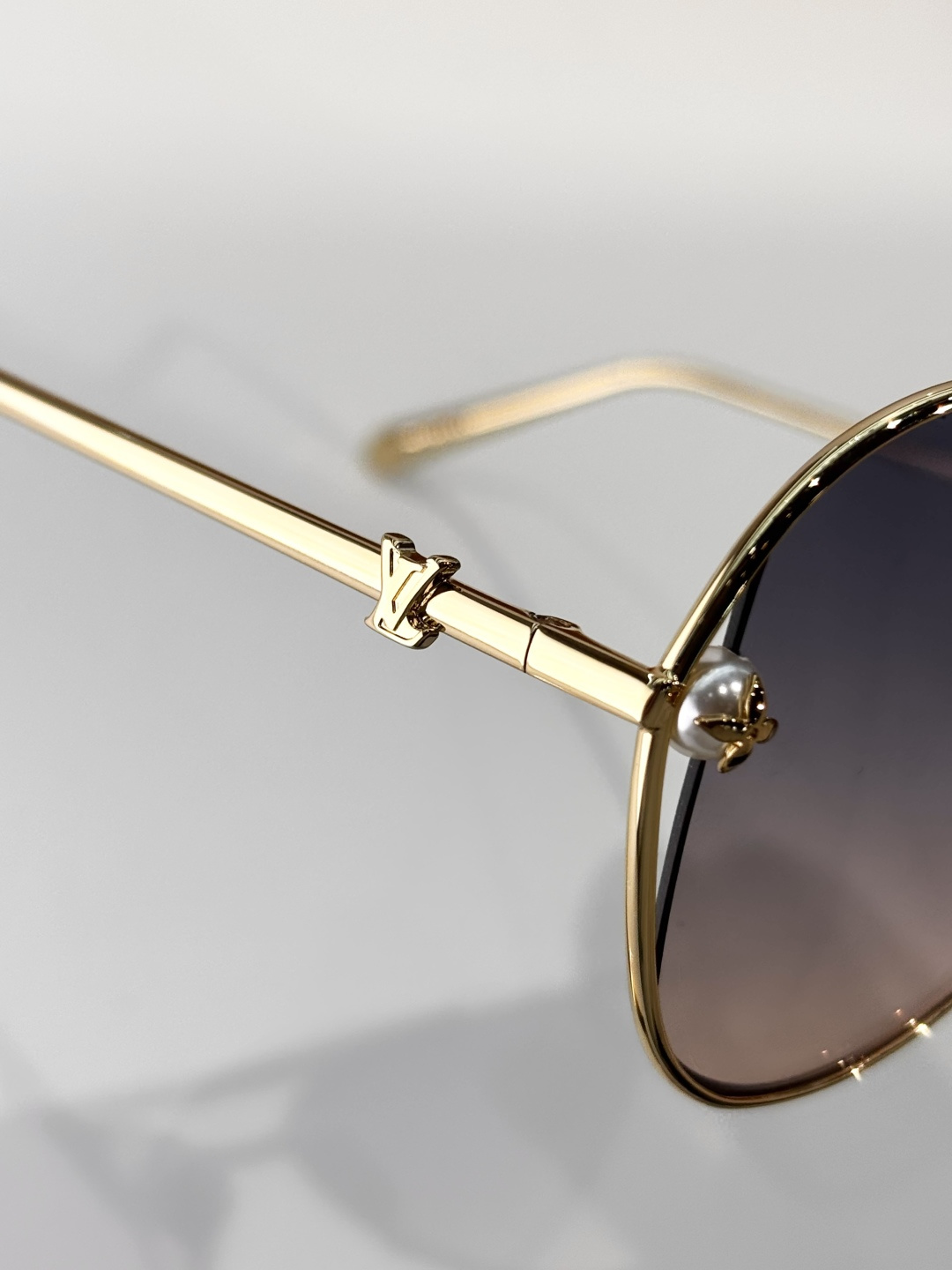 LOUIS VUITTO*MODEL：Z2995USIZE：59口11-140