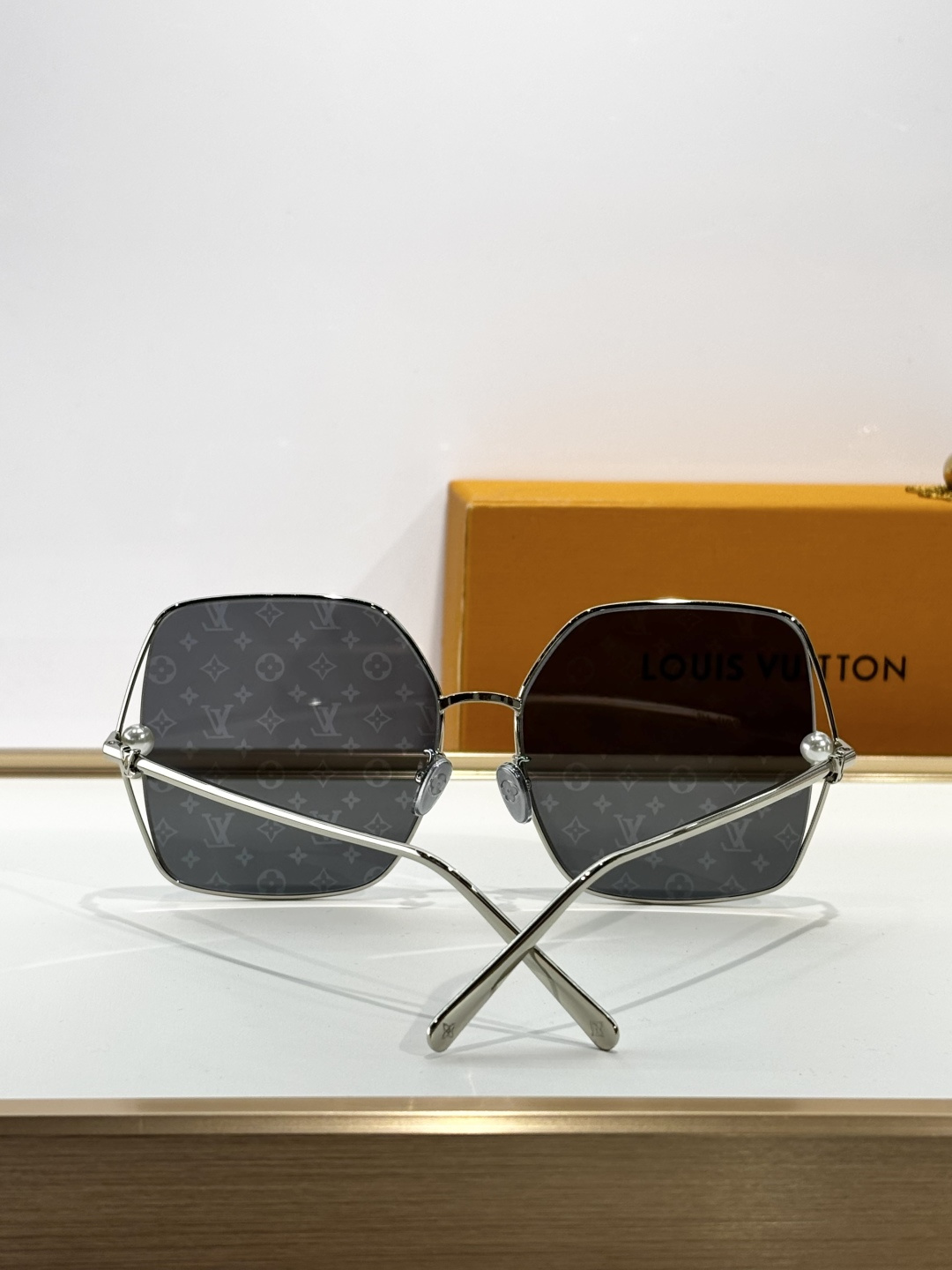 LOUIS VUITTO* Oversized MODEL：Z2994USIZE：62口16-140