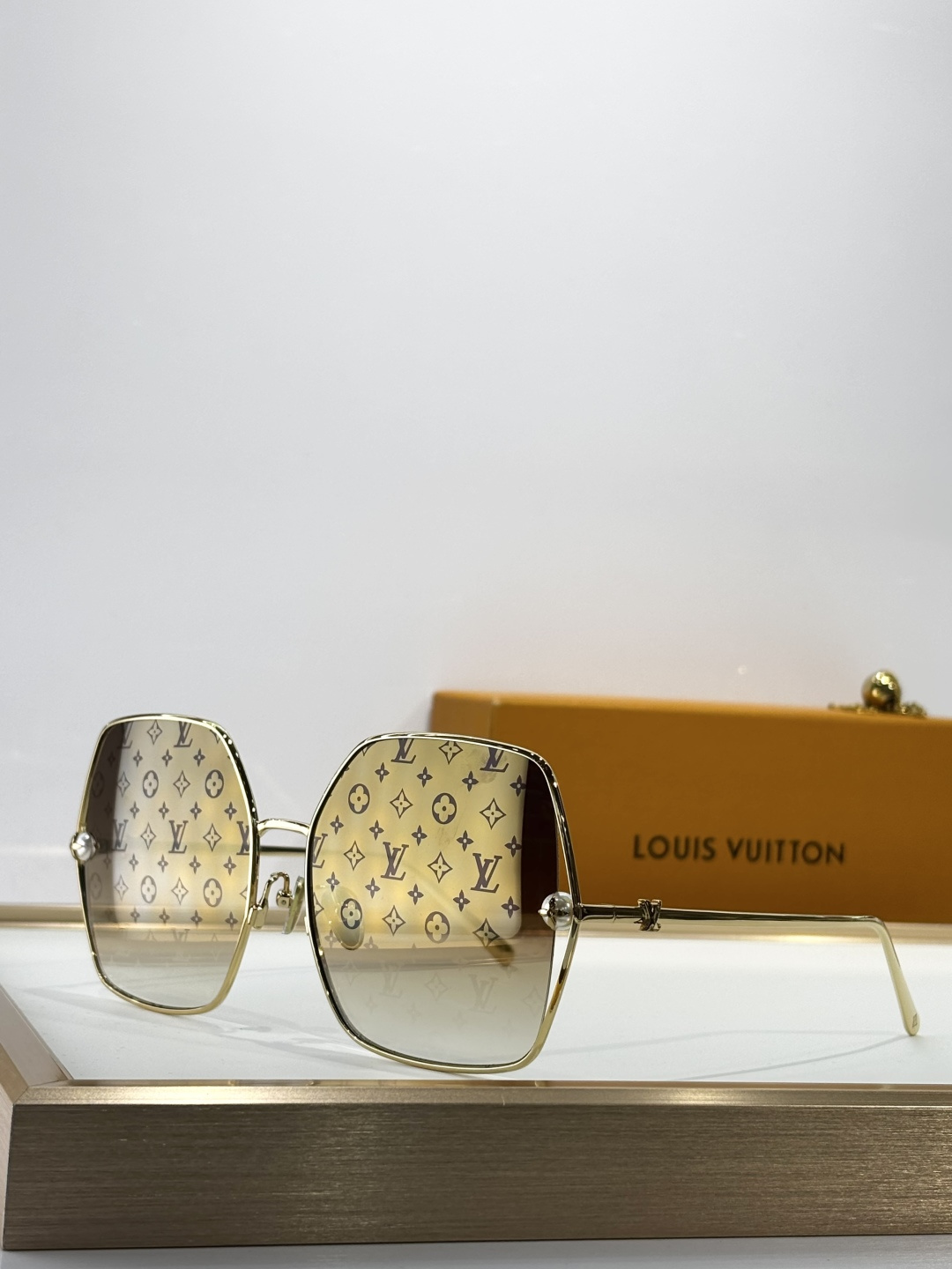 LOUIS VUITTO* Oversized MODEL：Z2994USIZE：62口16-140