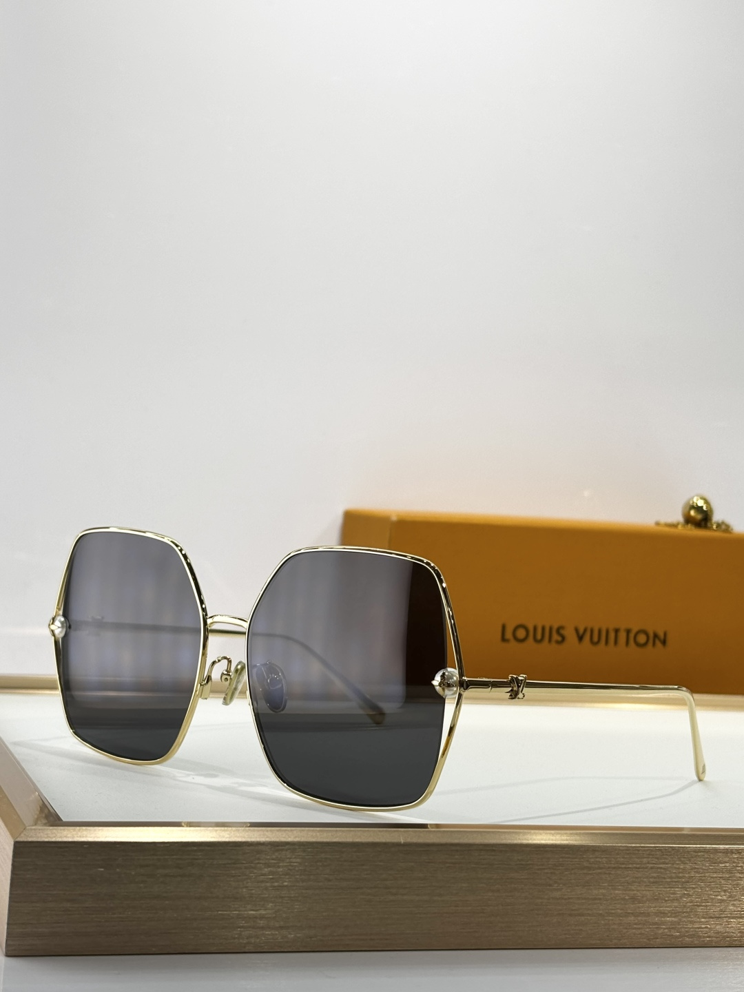 LOUIS VUITTO* Oversized MODEL：Z2994USIZE：62口16-140