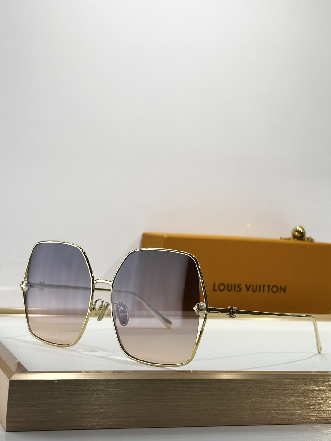 LOUIS VUITTO* Oversized MODEL：Z2994USIZE：62口16-140