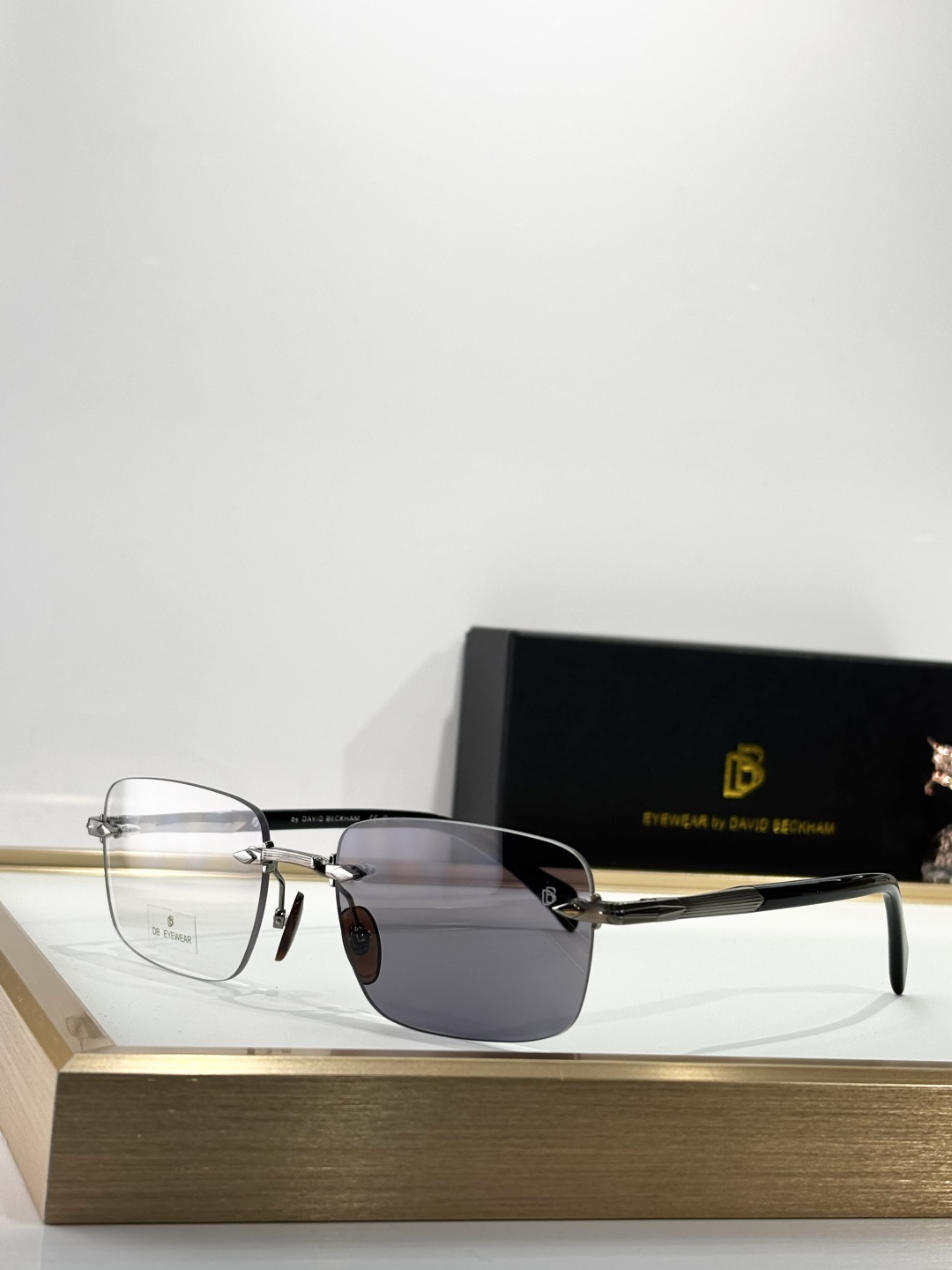 Photo chromic光致变色 DAVID BECKHAMMOD：DB 1195/SSize：57口