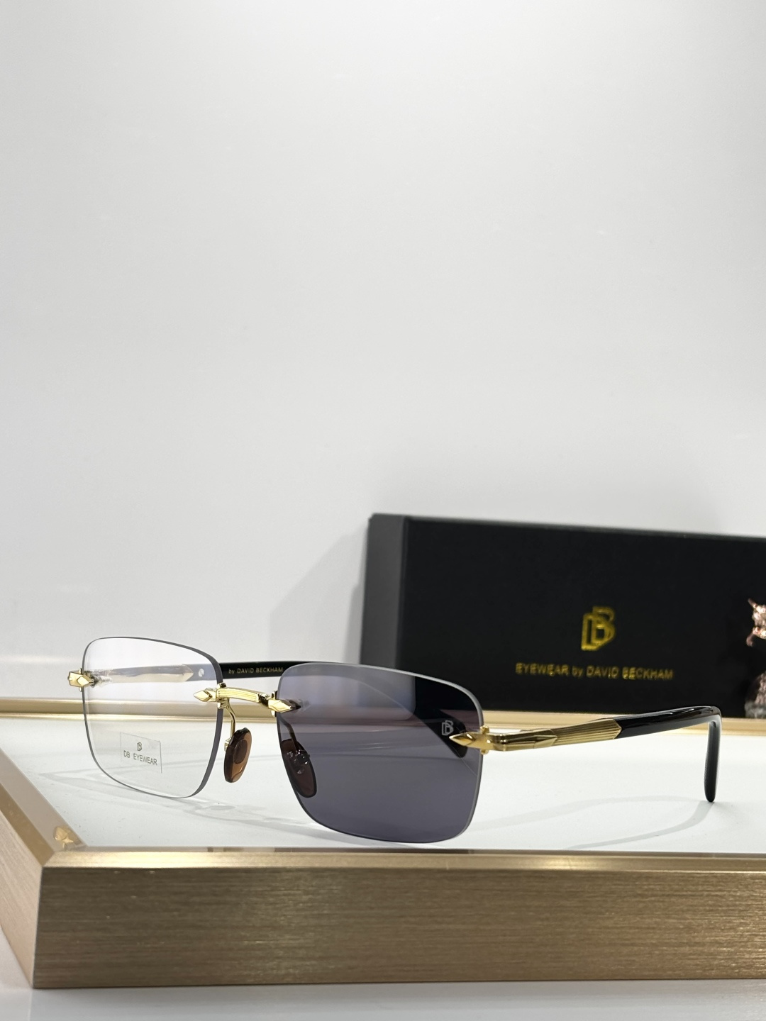 Photo chromic光致变色 DAVID BECKHAMMOD：DB 1195/SSize：57口