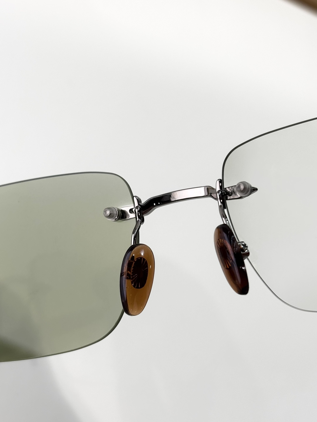 Photo chromic光致变色 DAVID BECKHAMMOD：DB 1195/SSize：57口