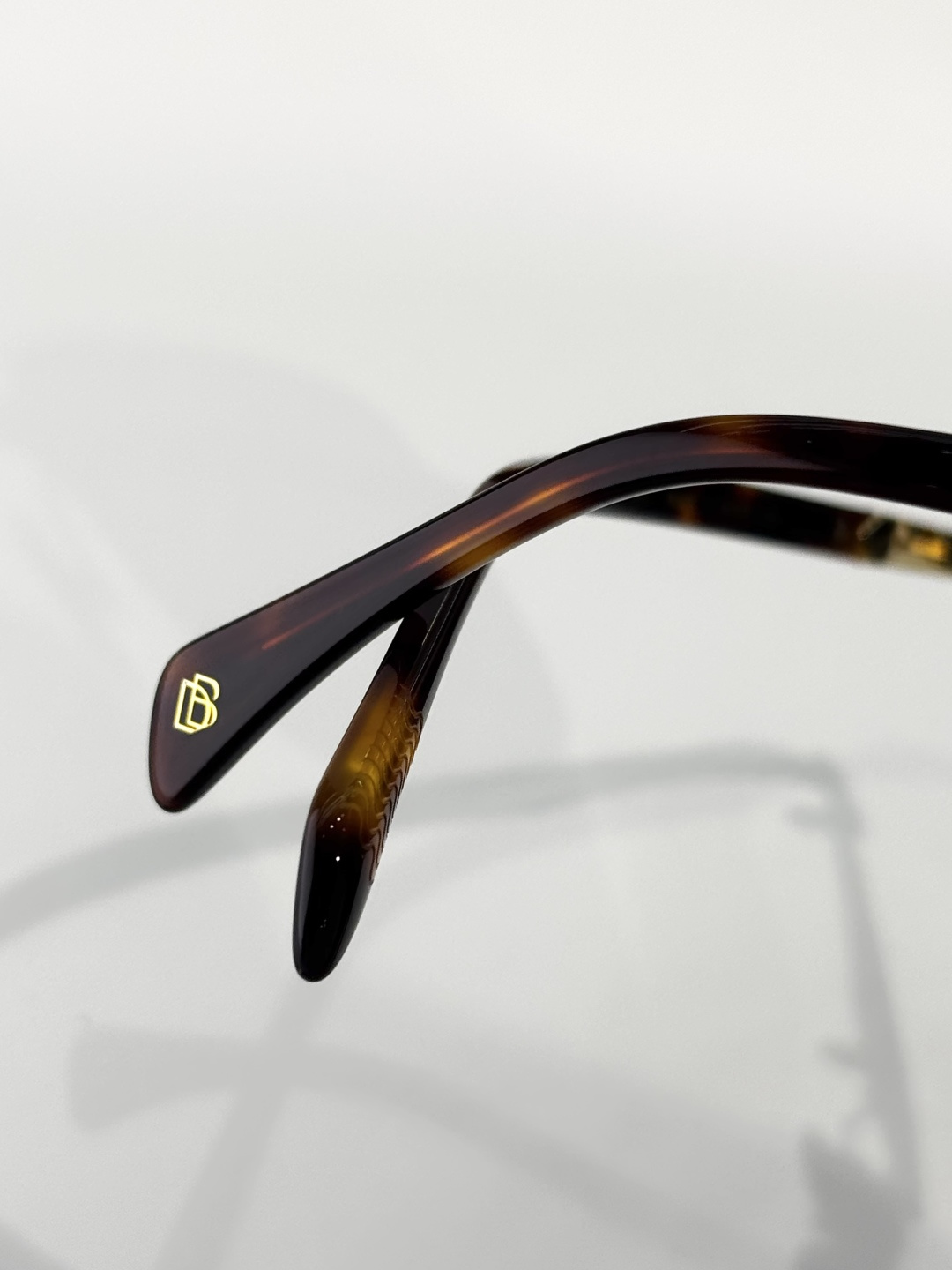 Photo chromic光致变色 DAVID BECKHAMMOD：DB 1195/SSize：57口