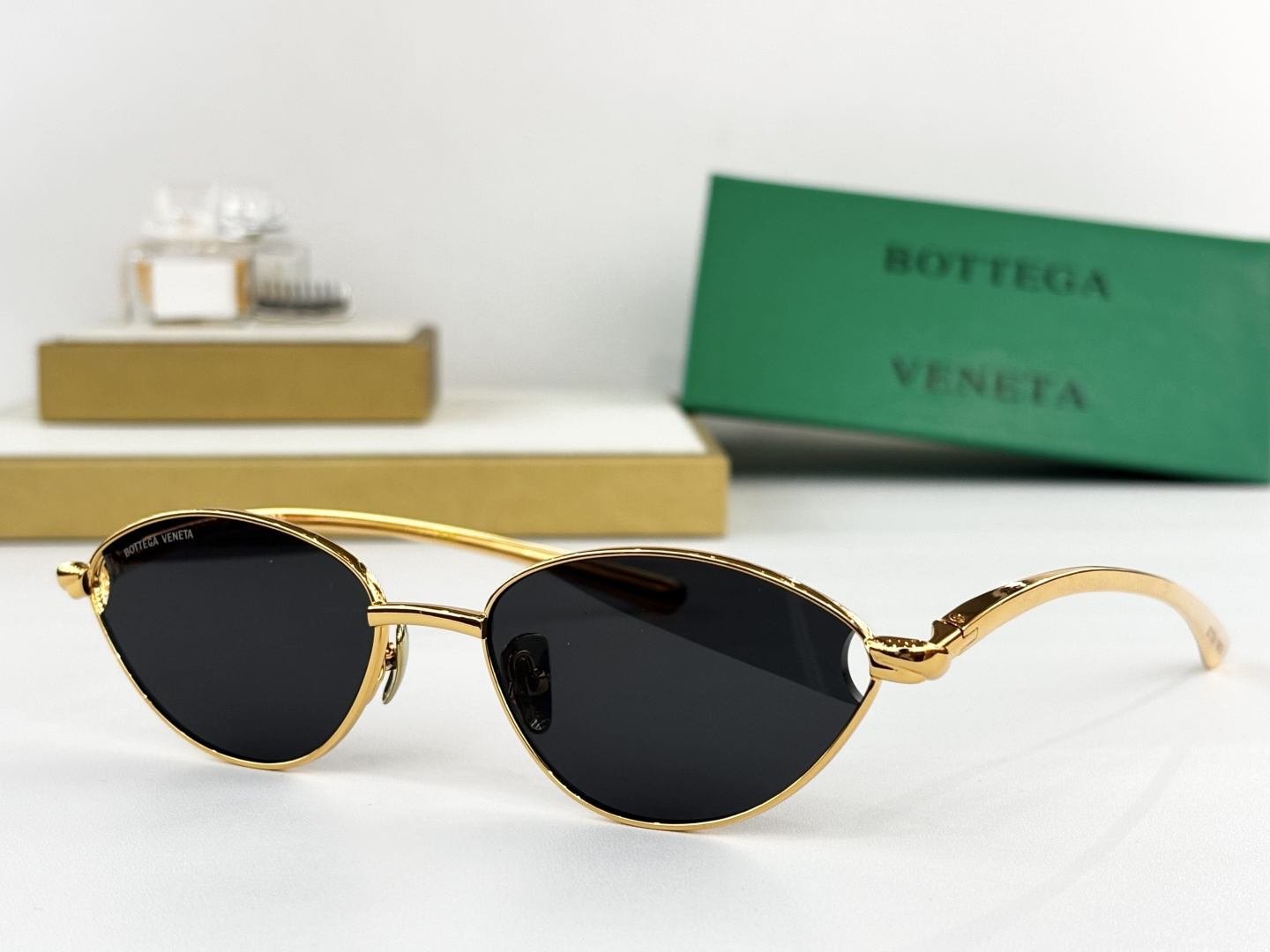 BOTTEGA VENET*MODEL：BV1696LSSIZE：56口18-145