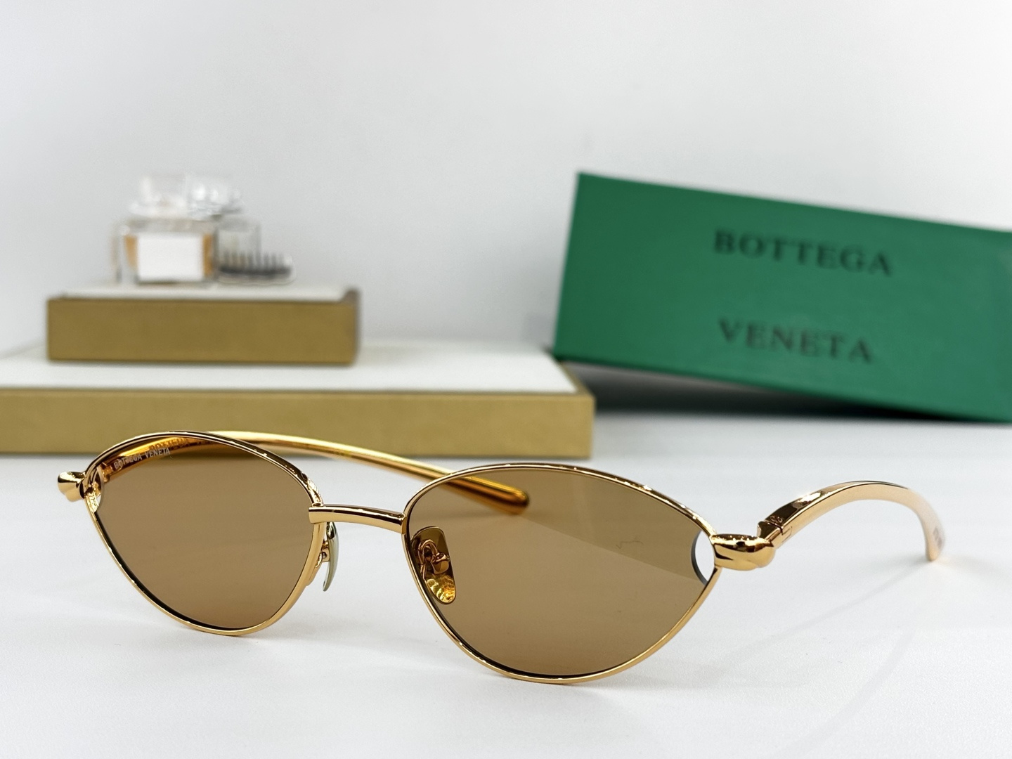 BOTTEGA VENET*MODEL：BV1696LSSIZE：56口18-145