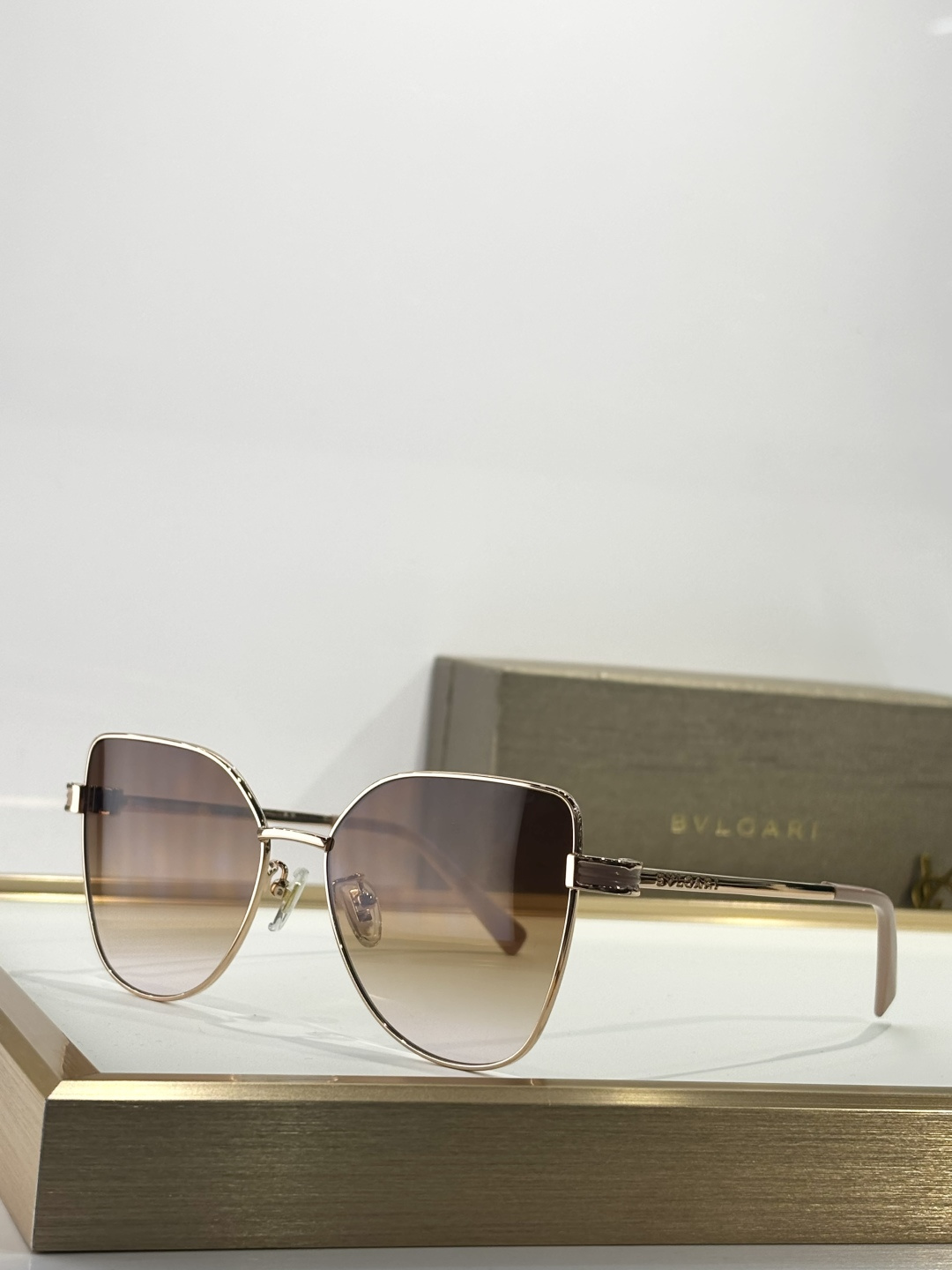 BVLGARIMOD：BV40069USize：57口15 135